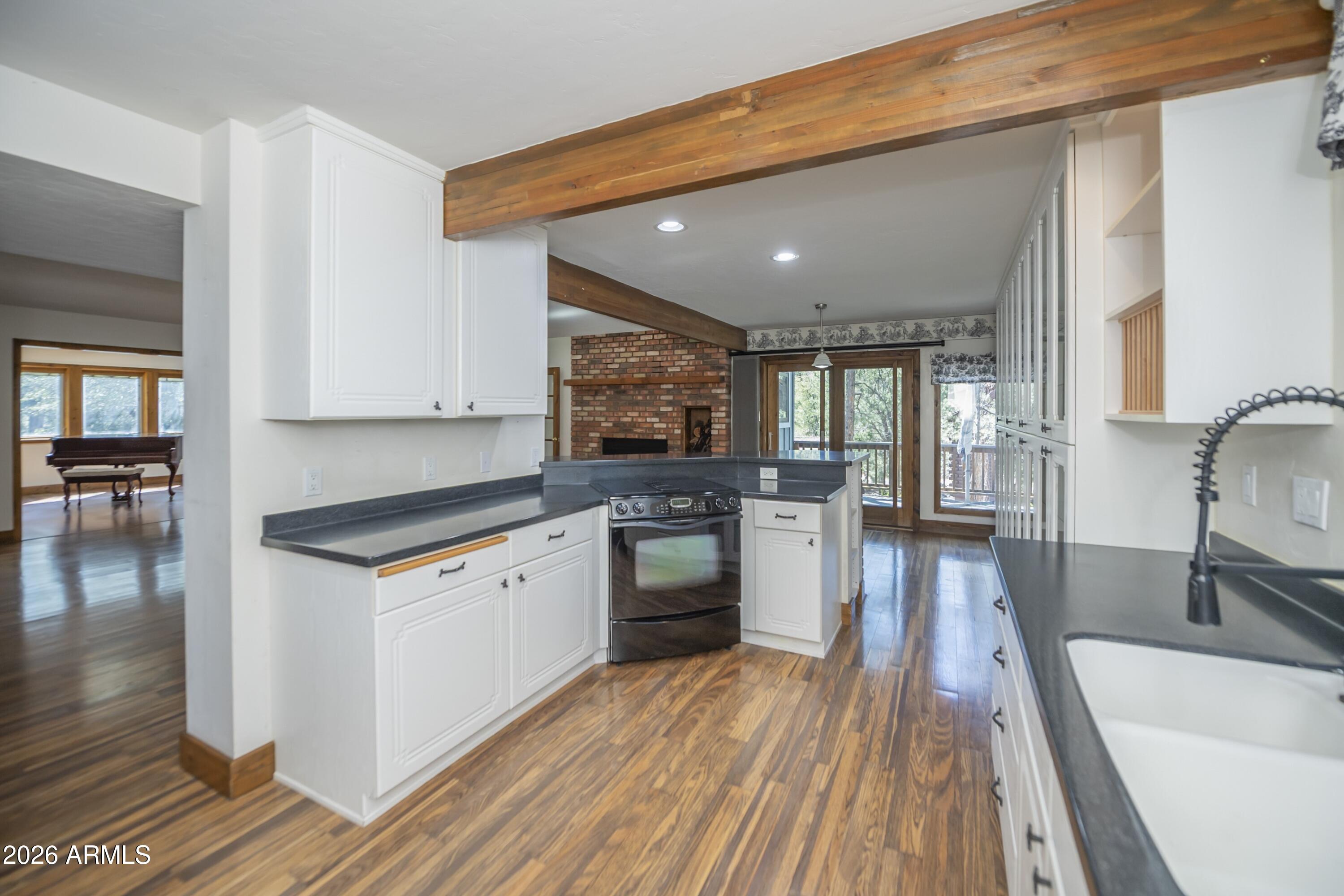 1106 E TIMBER RIDGE Road