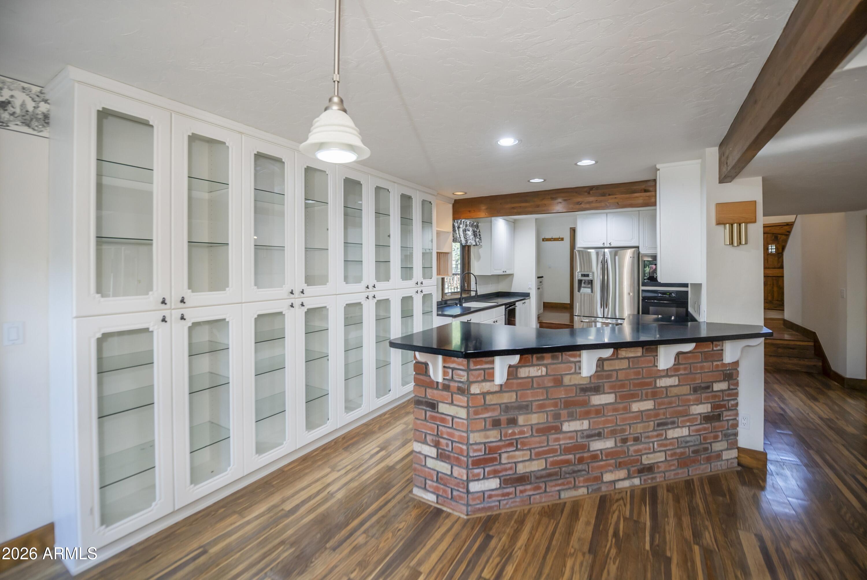 1106 E TIMBER RIDGE Road