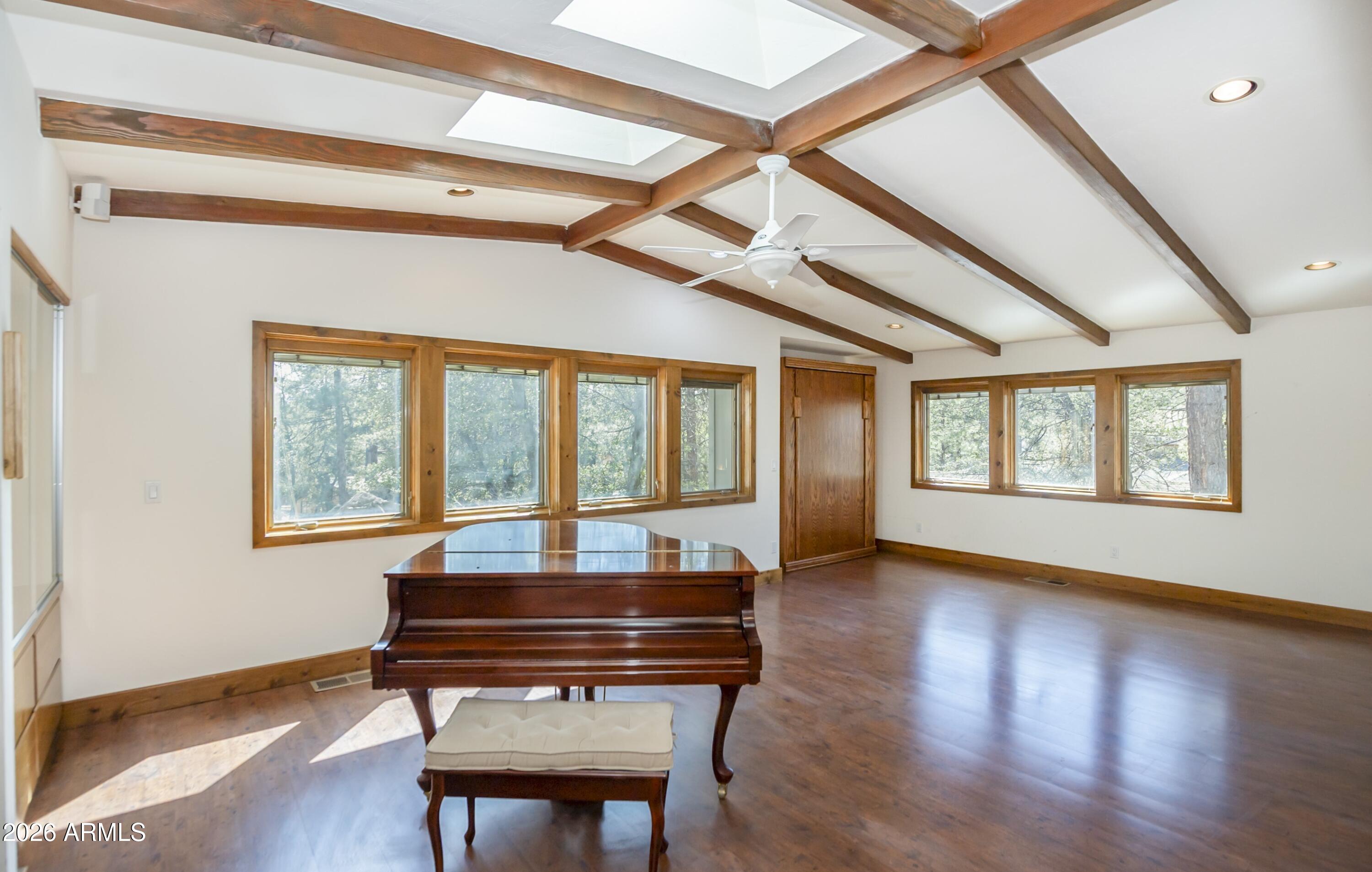 1106 E TIMBER RIDGE Road
