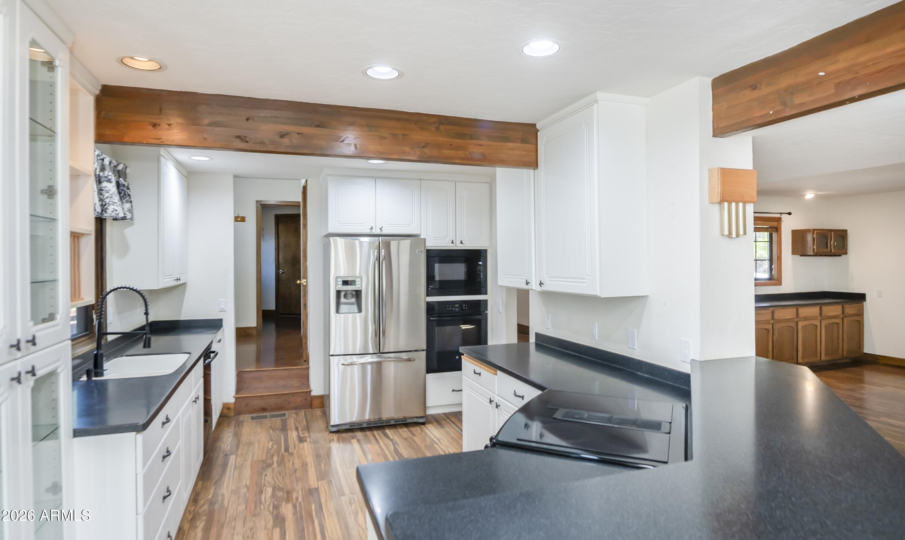 1106 E TIMBER RIDGE Road