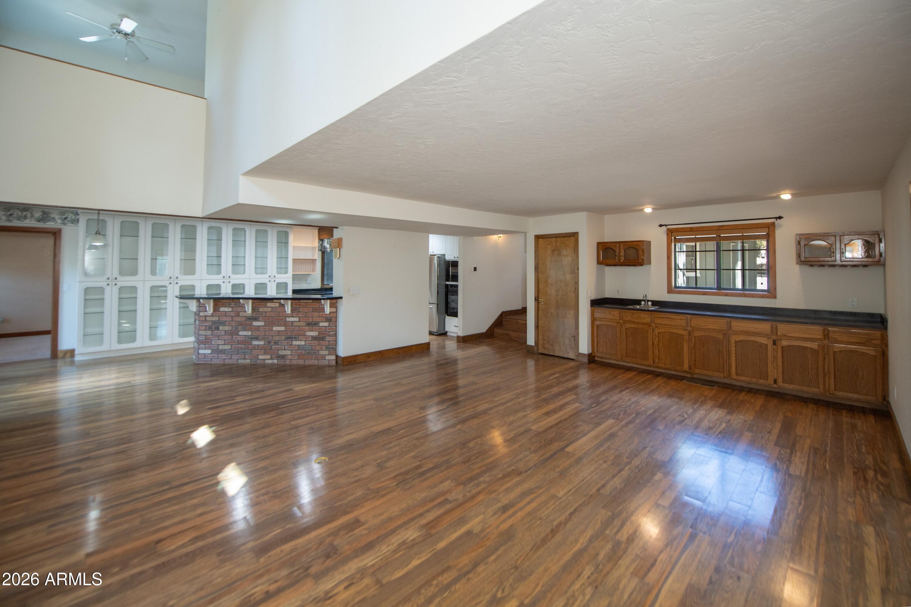 1106 E TIMBER RIDGE Road