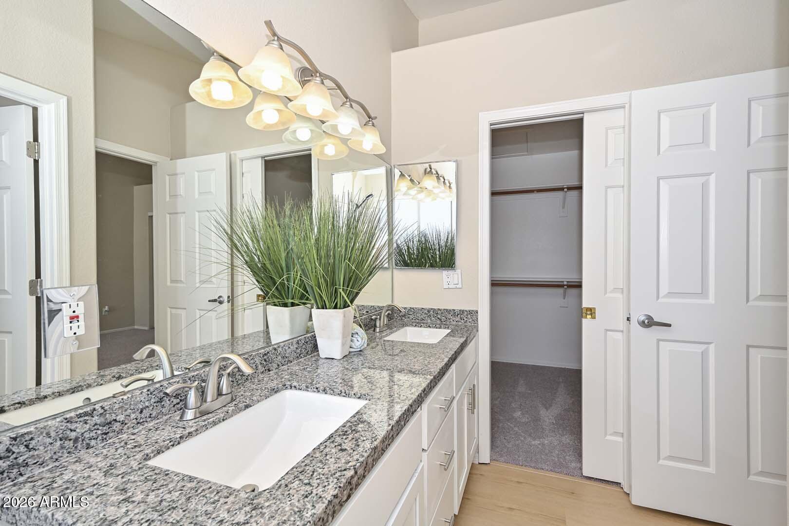4805 E KACHINA Trail 10