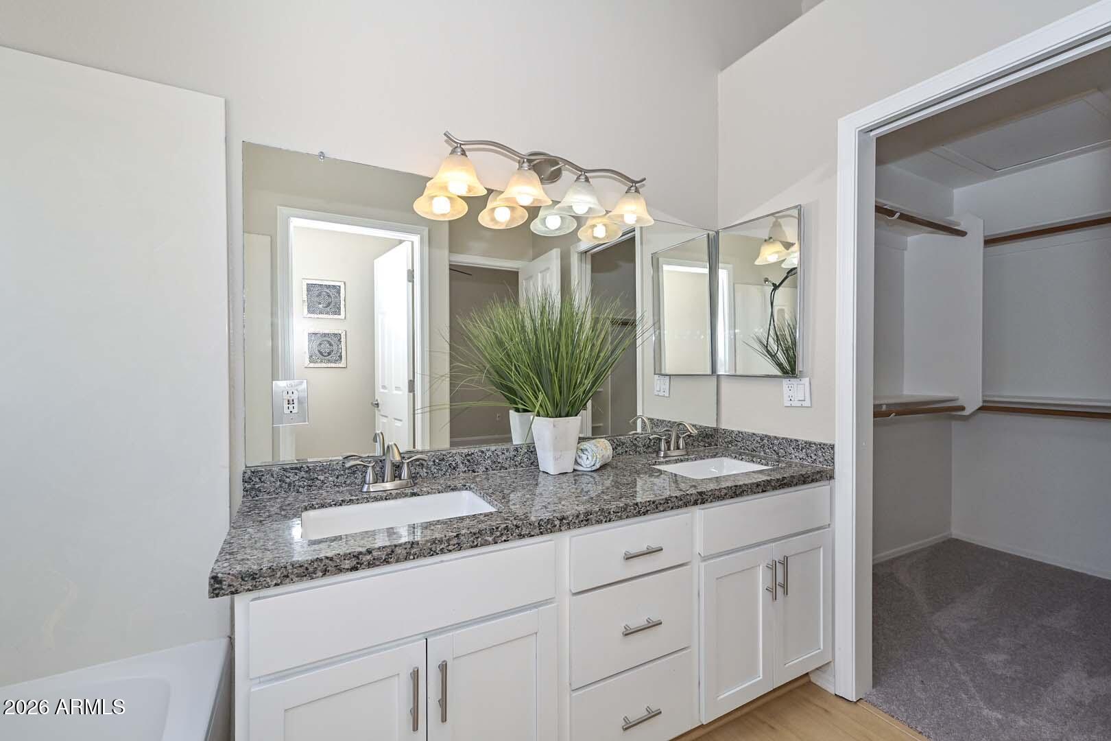 4805 E KACHINA Trail 10