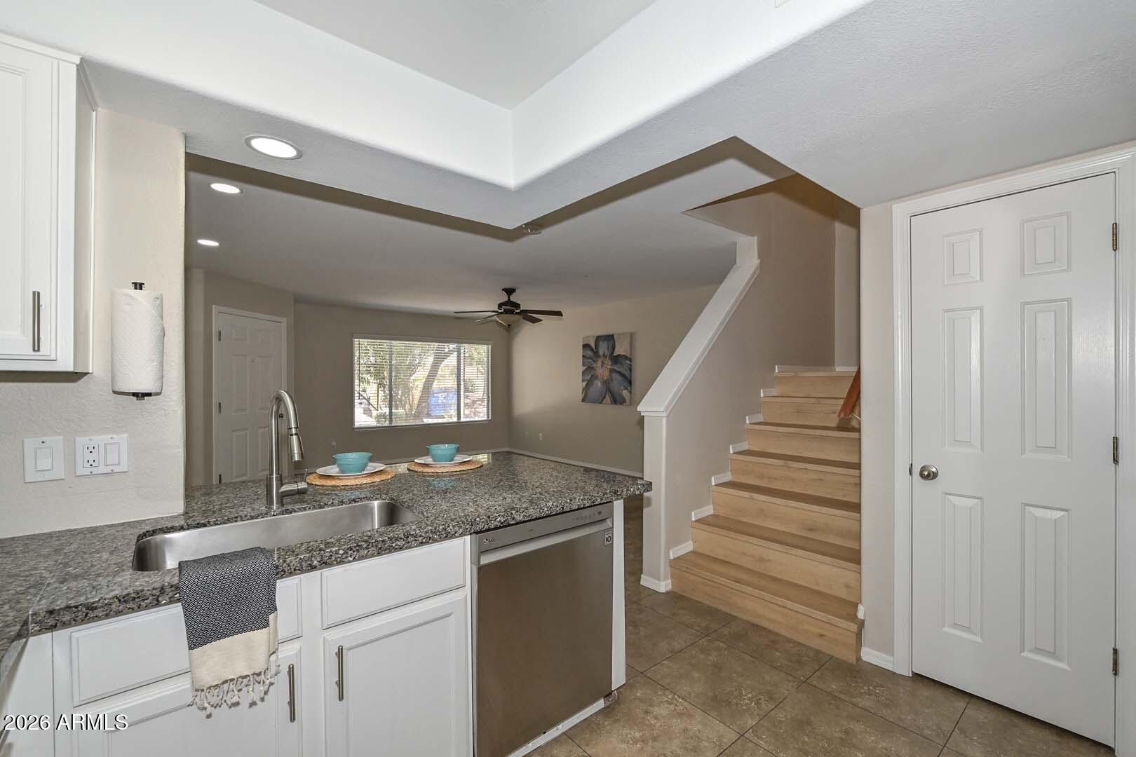 4805 E KACHINA Trail 10