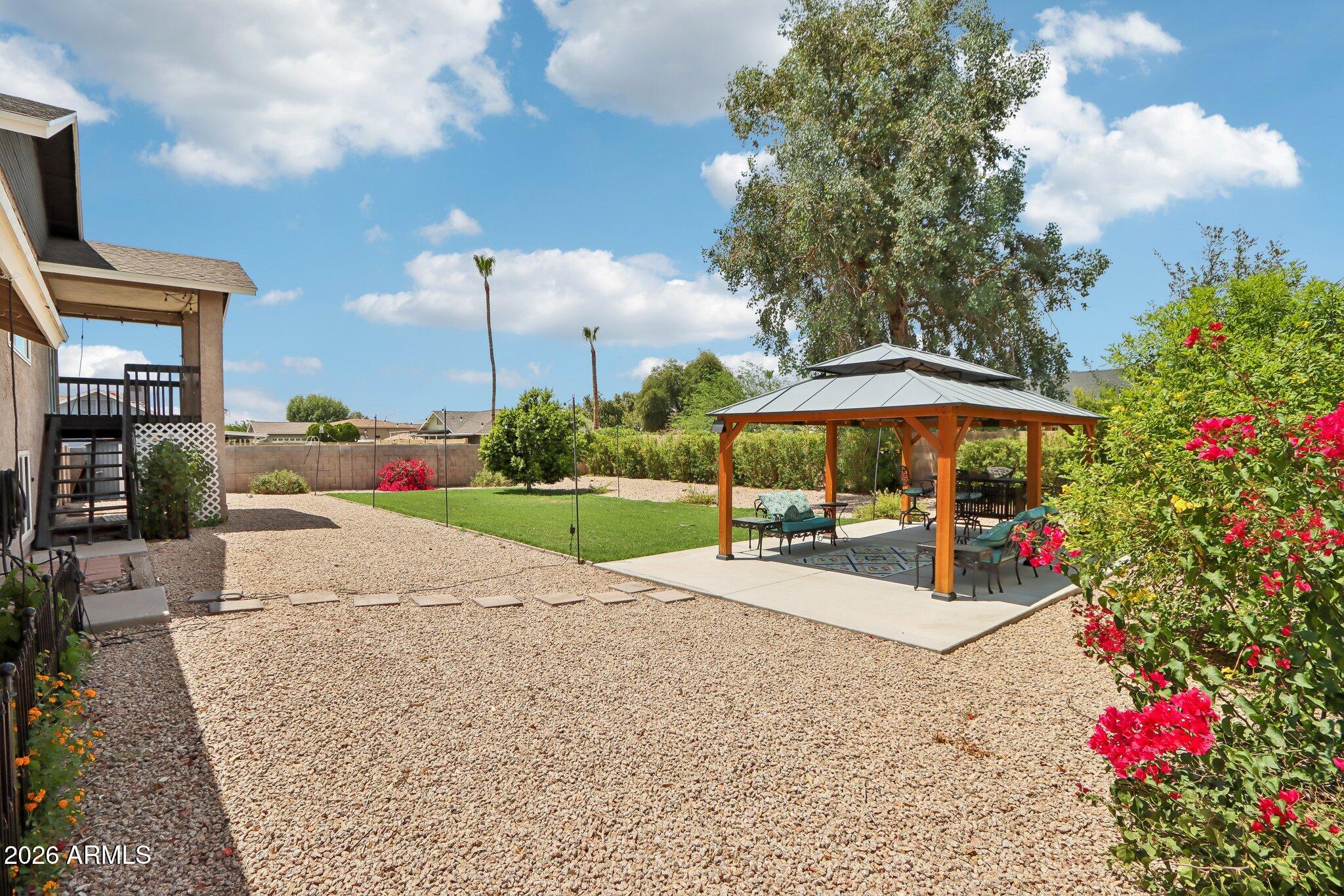 3824 E PUEBLO Avenue