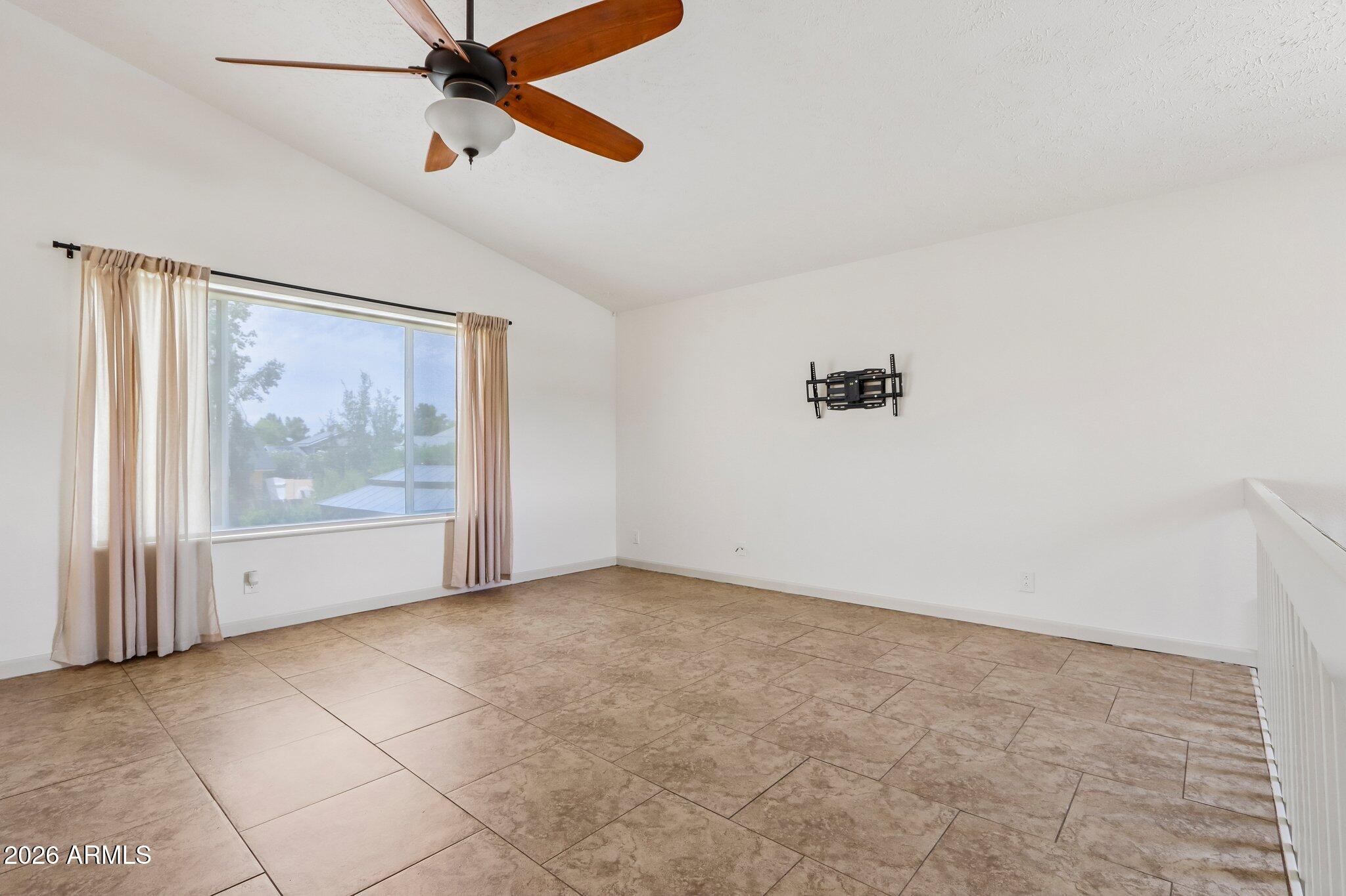 3824 E PUEBLO Avenue