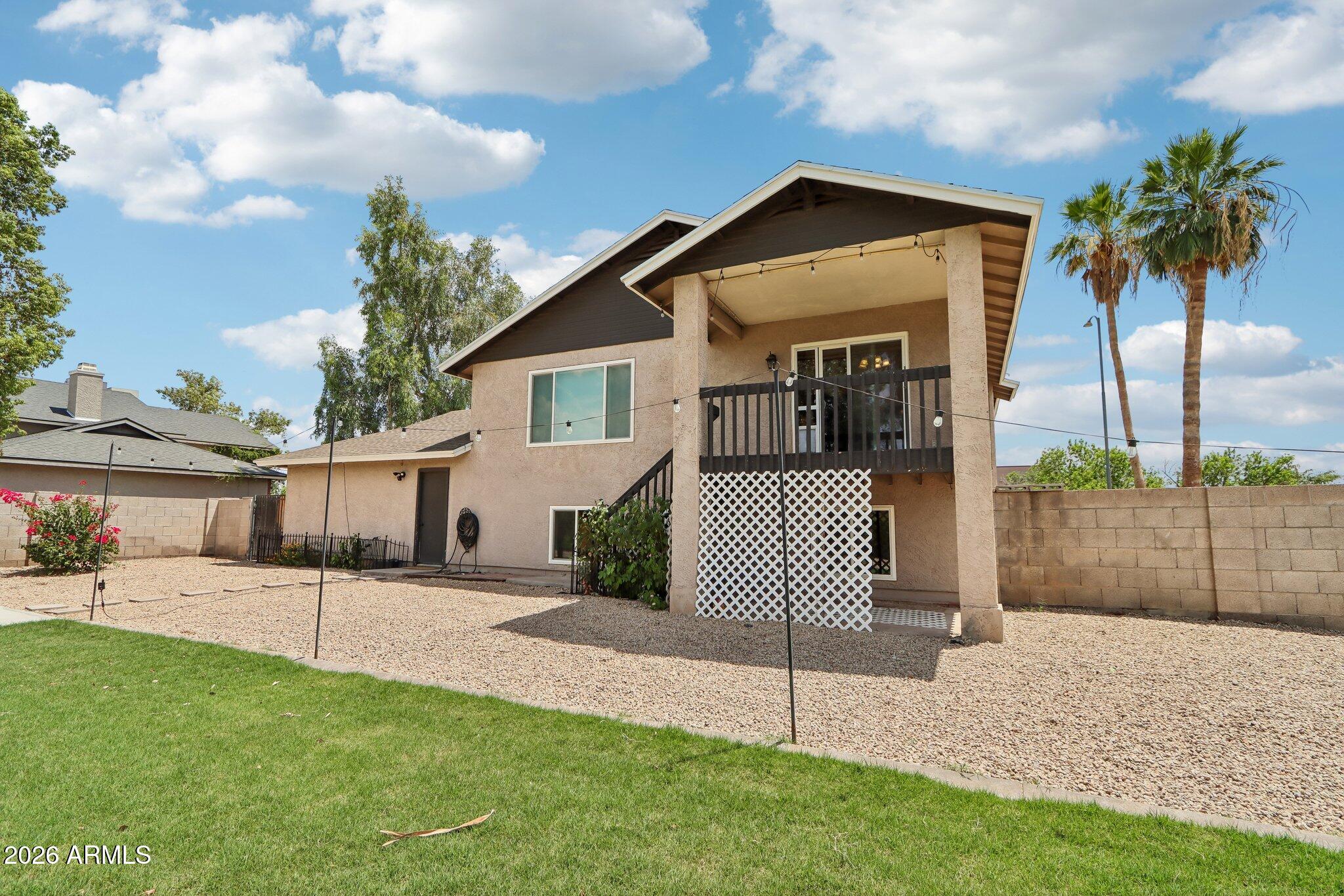 3824 E PUEBLO Avenue