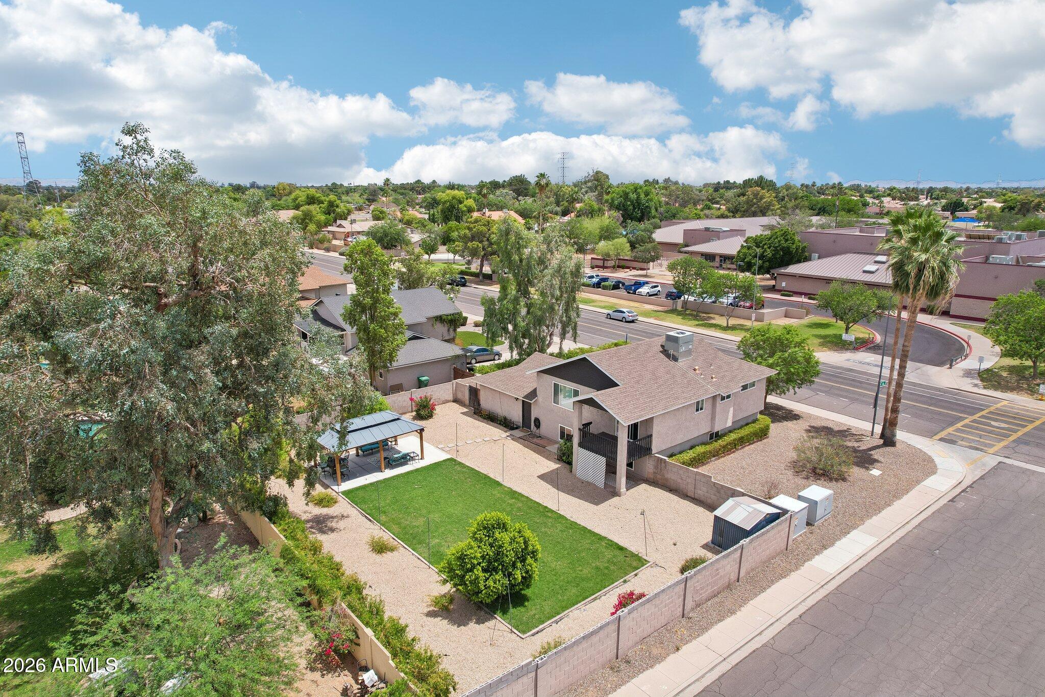 3824 E PUEBLO Avenue