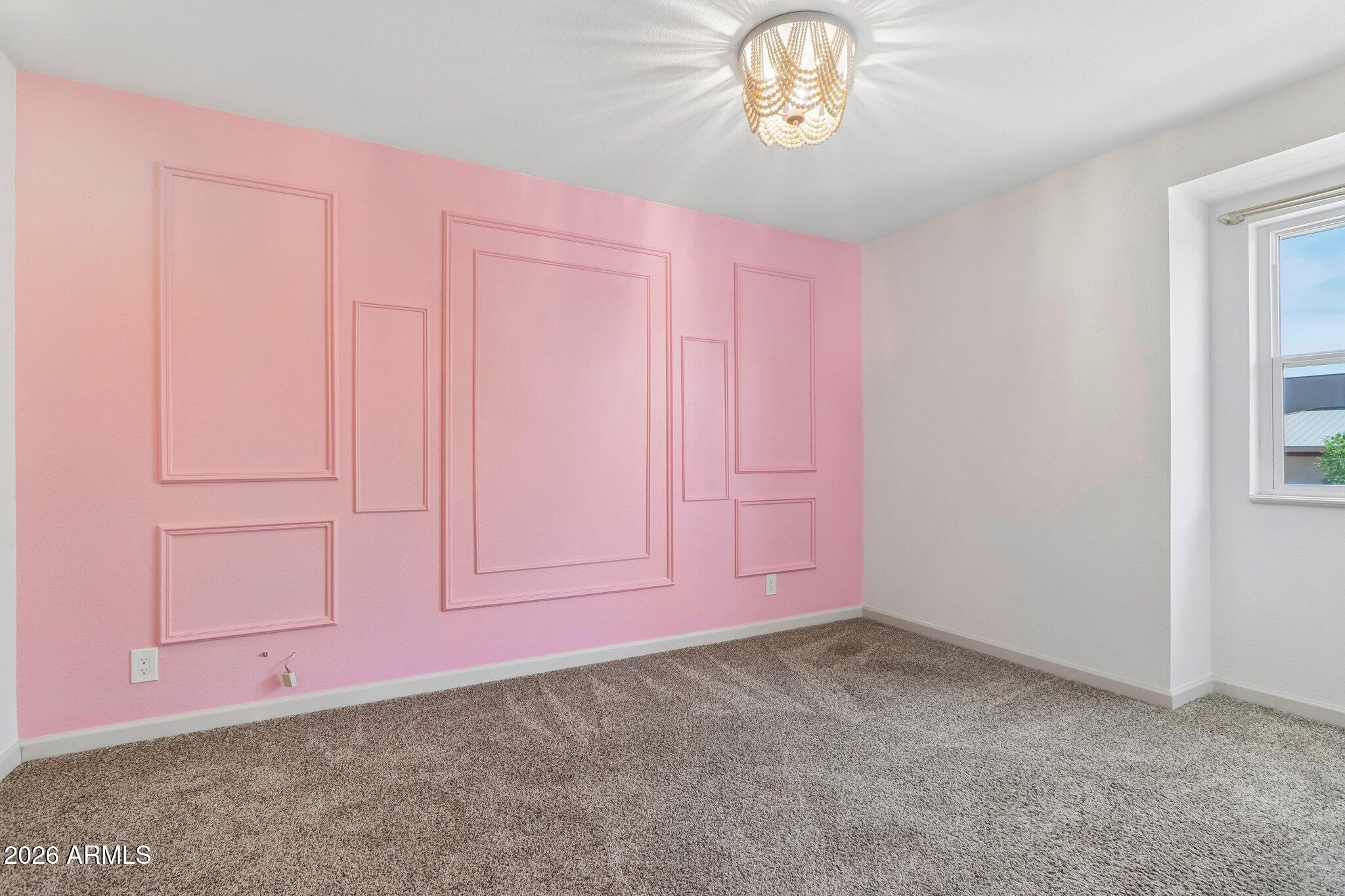 3824 E PUEBLO Avenue