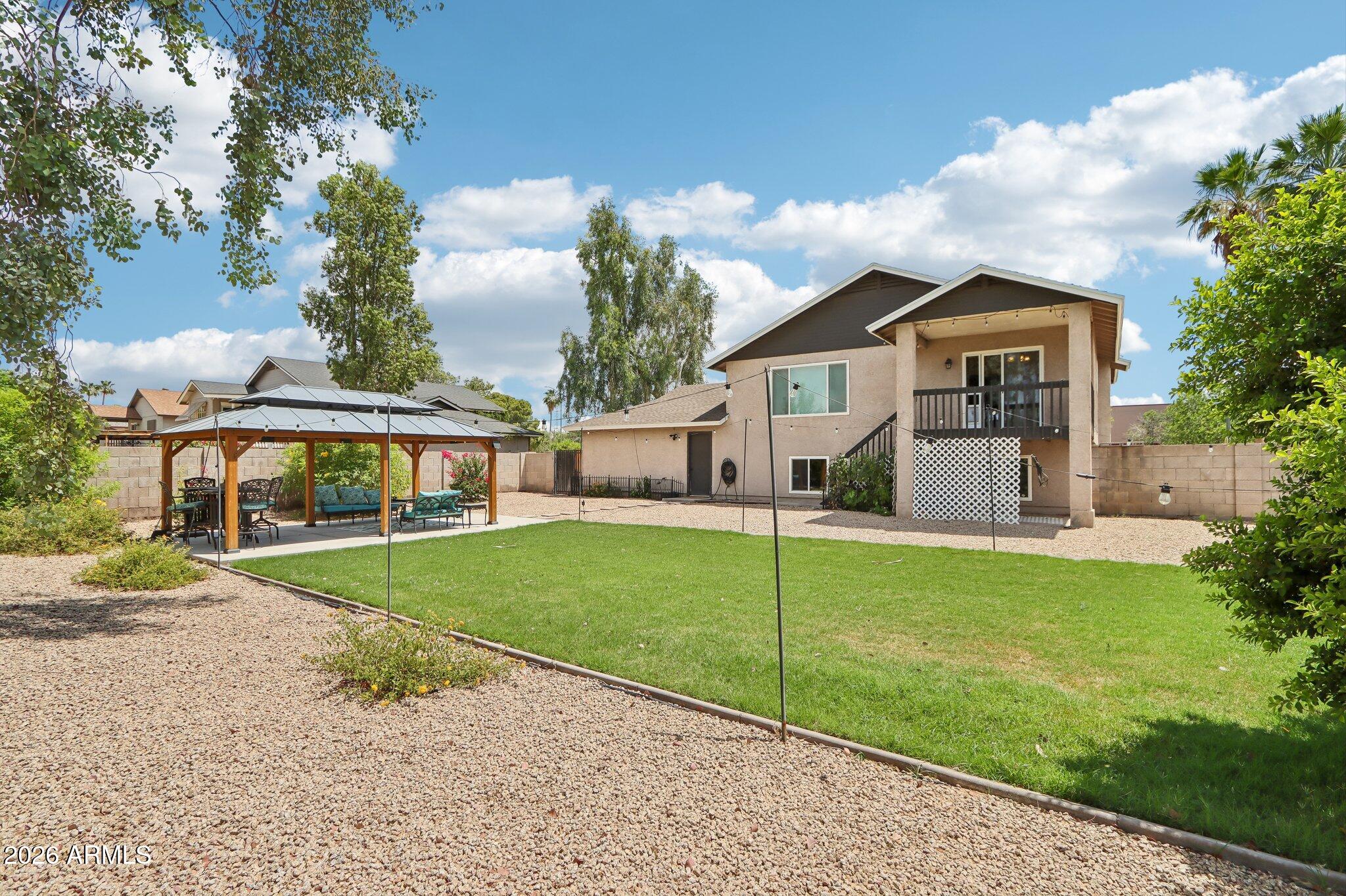 3824 E PUEBLO Avenue