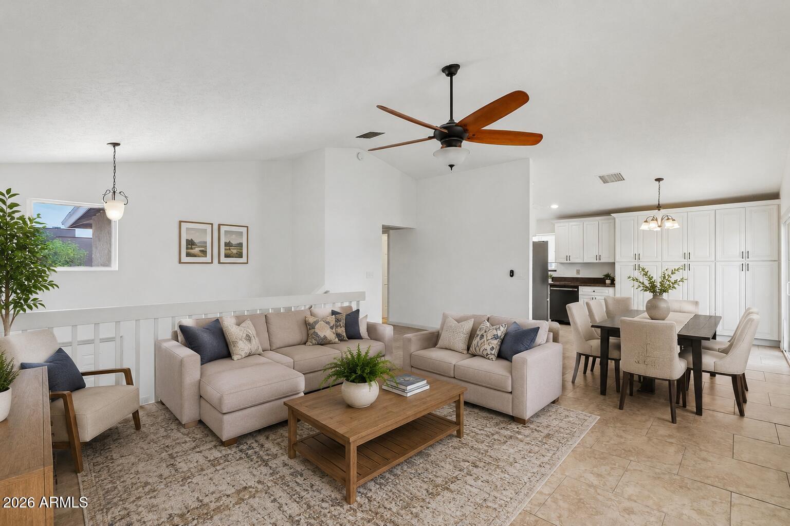 3824 E PUEBLO Avenue