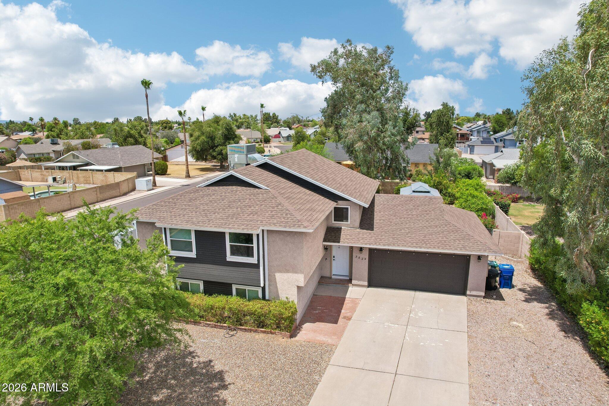 3824 E PUEBLO Avenue