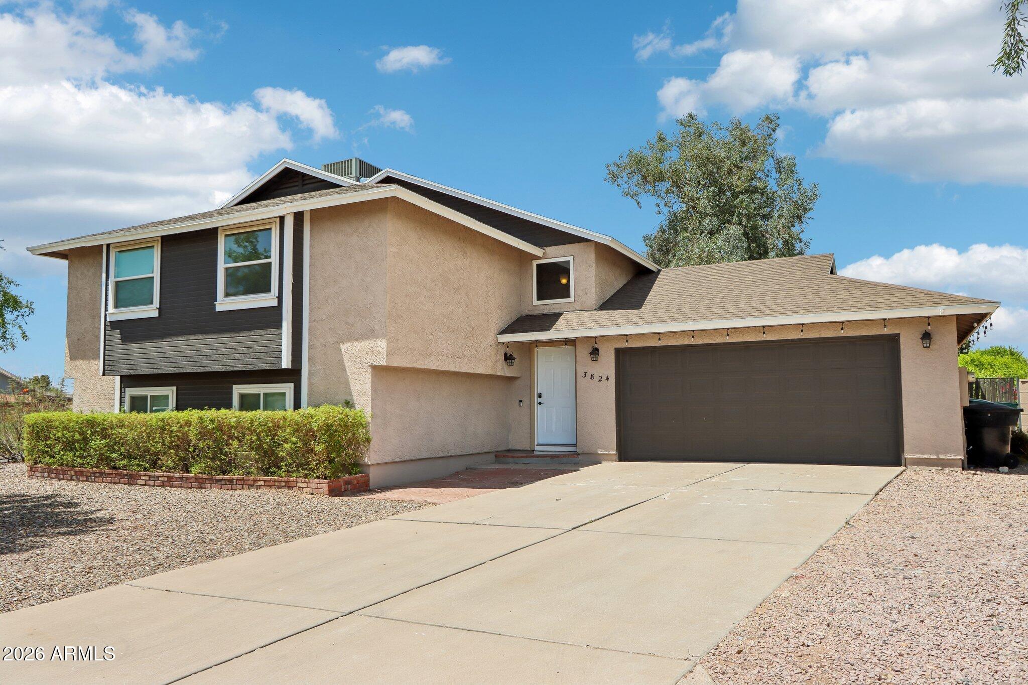 3824 E PUEBLO Avenue