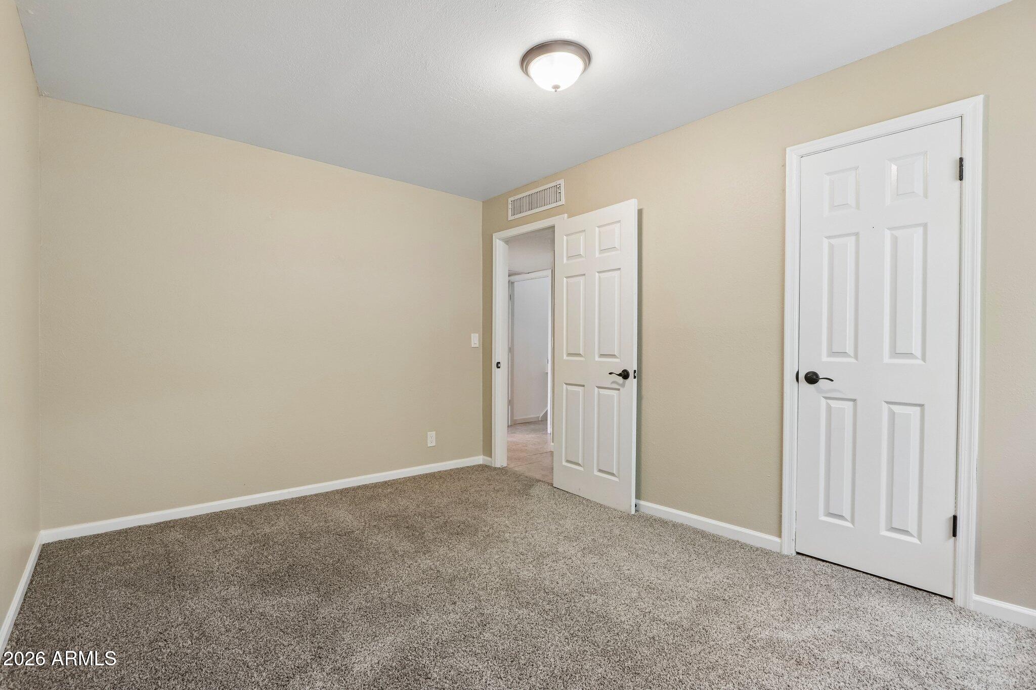 3824 E PUEBLO Avenue