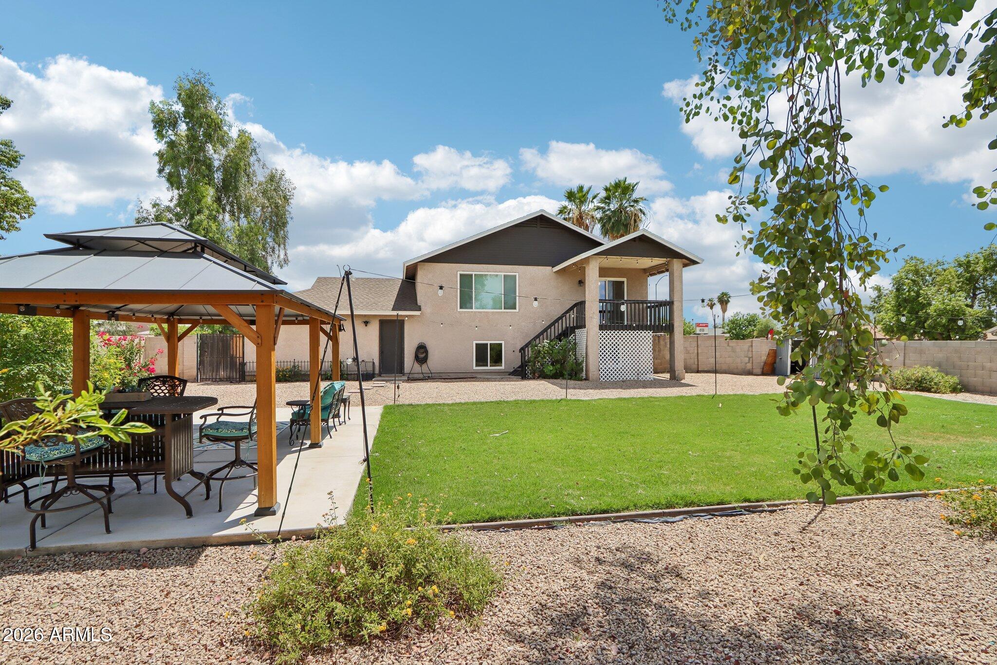 3824 E PUEBLO Avenue