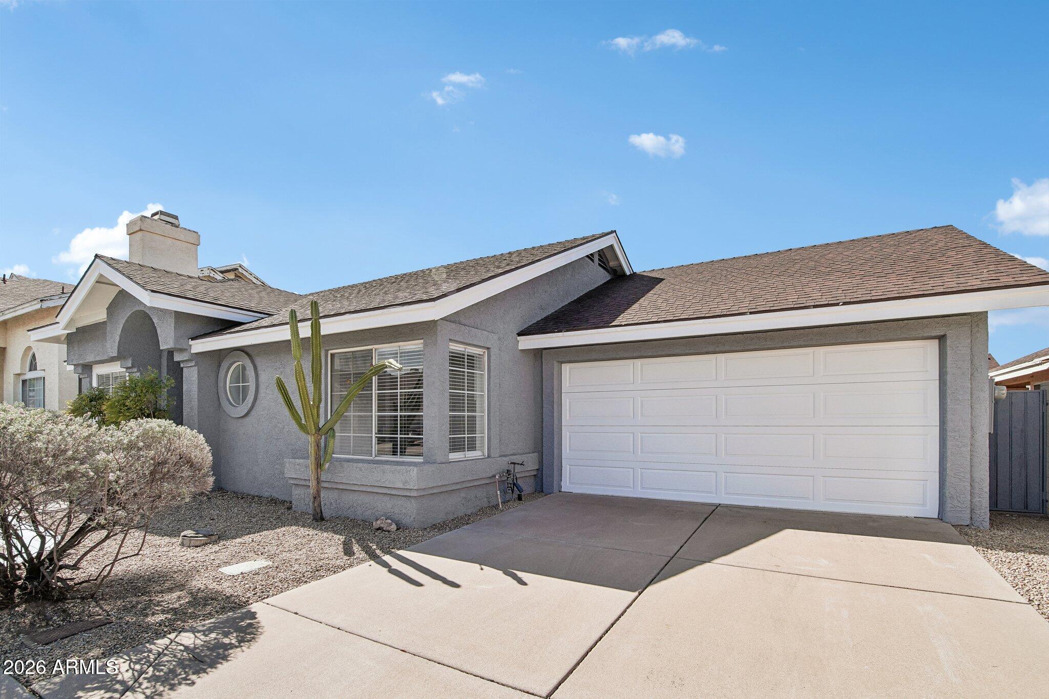 1029 E ANNETTE Drive