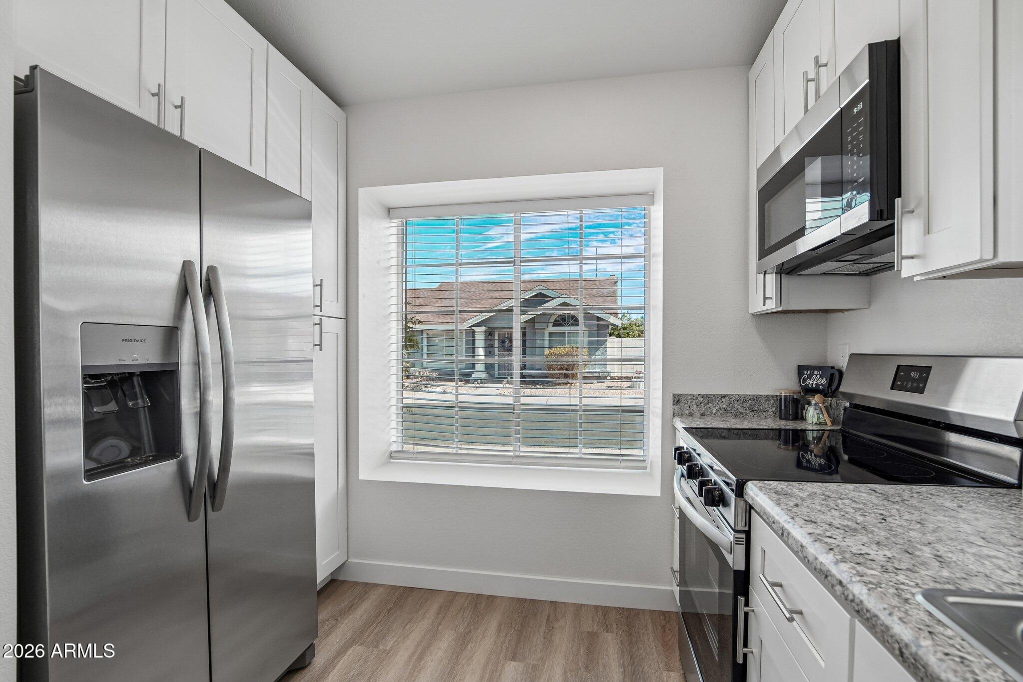 1029 E ANNETTE Drive