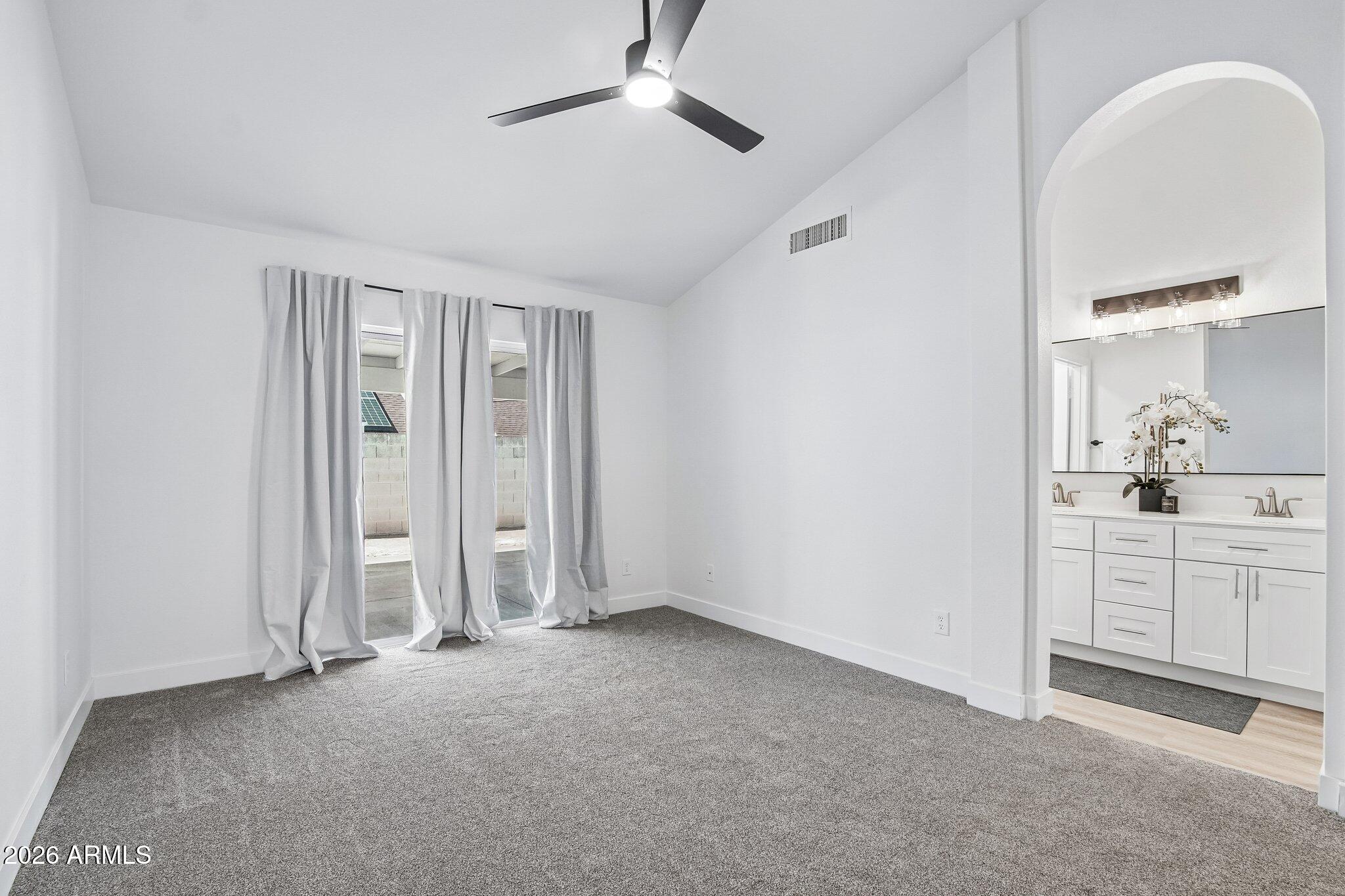 1029 E ANNETTE Drive