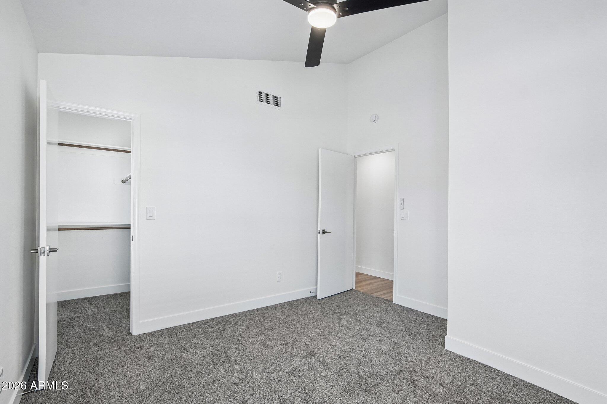 1029 E ANNETTE Drive