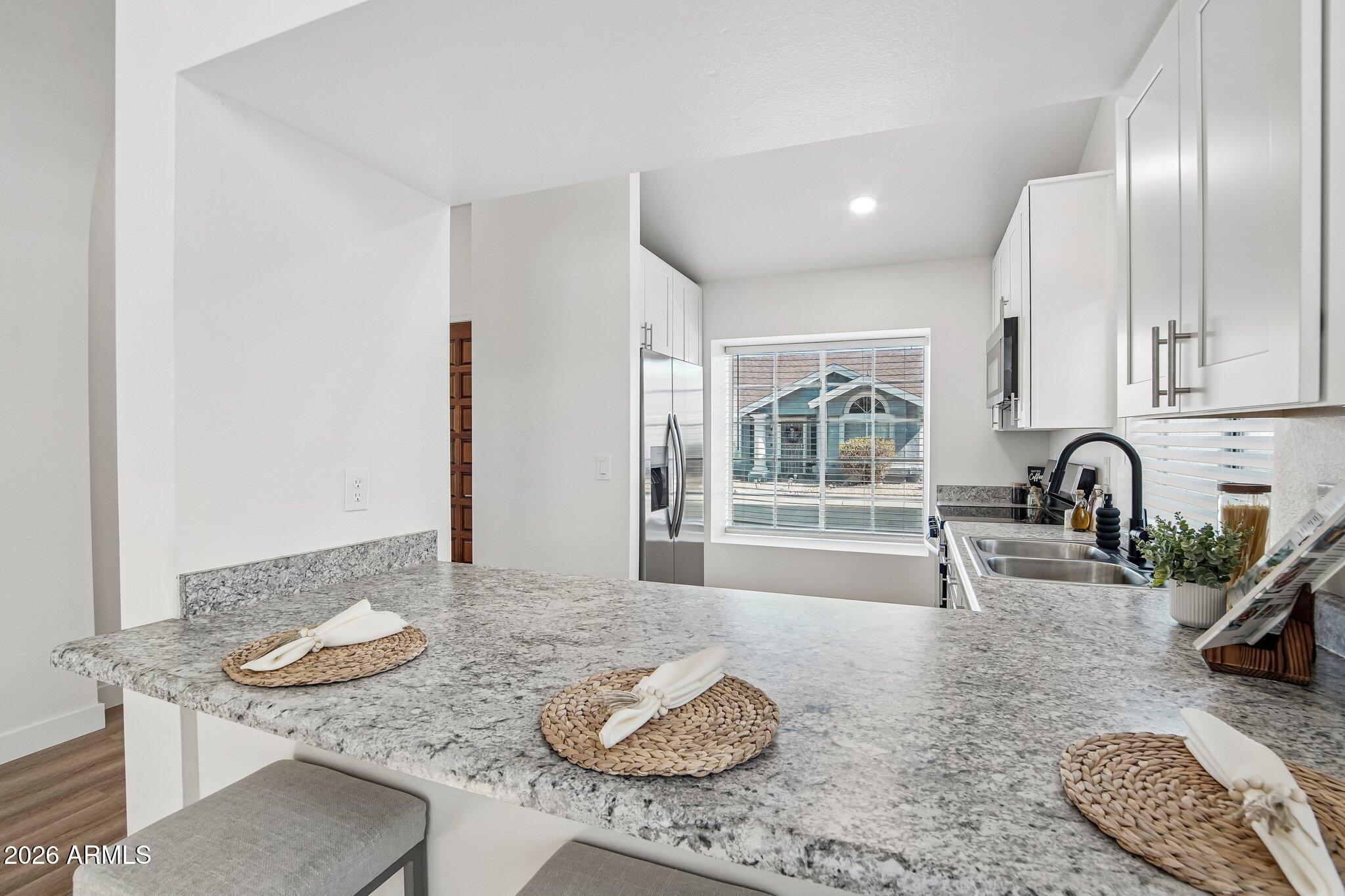 1029 E ANNETTE Drive