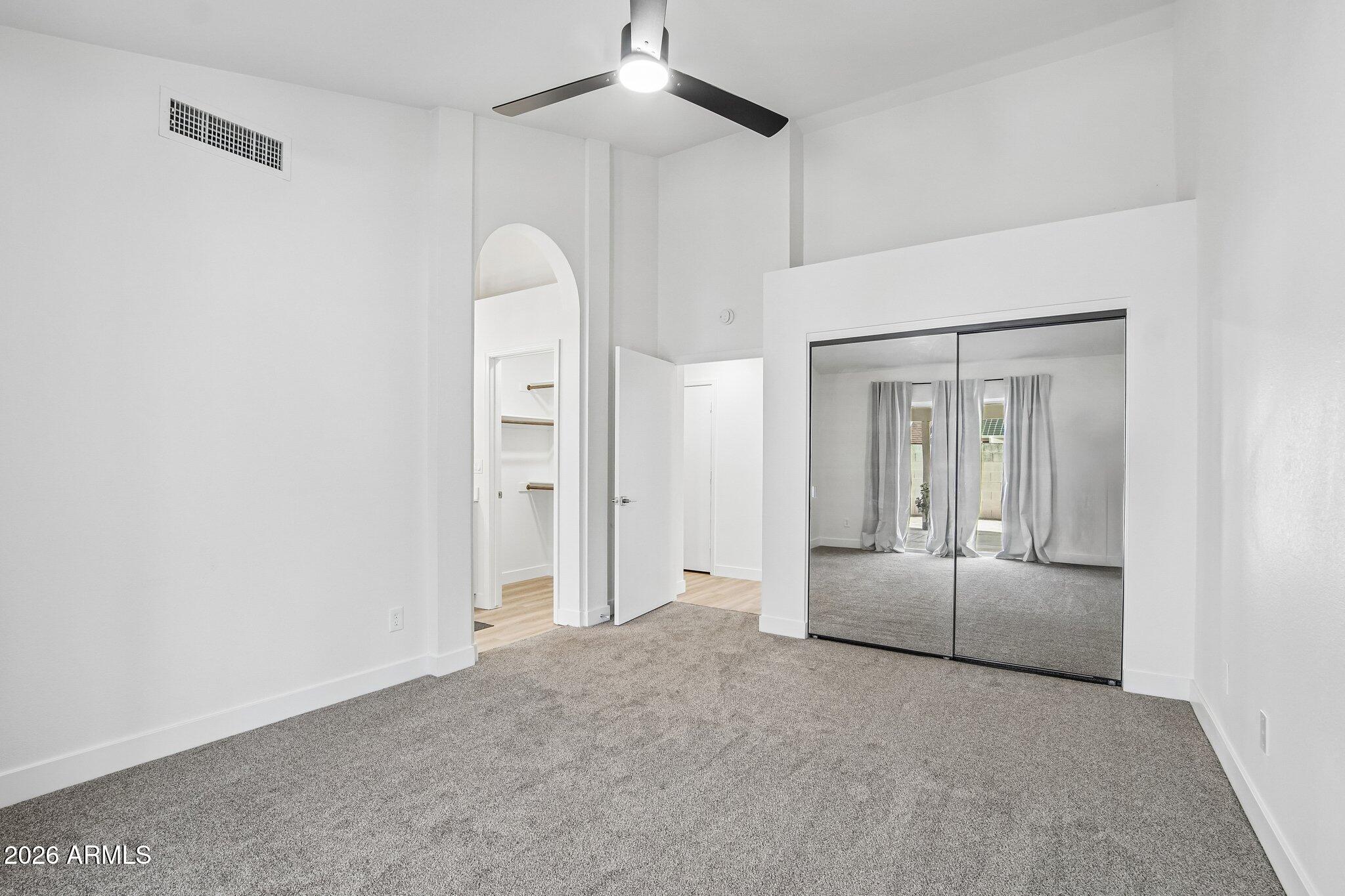 1029 E ANNETTE Drive