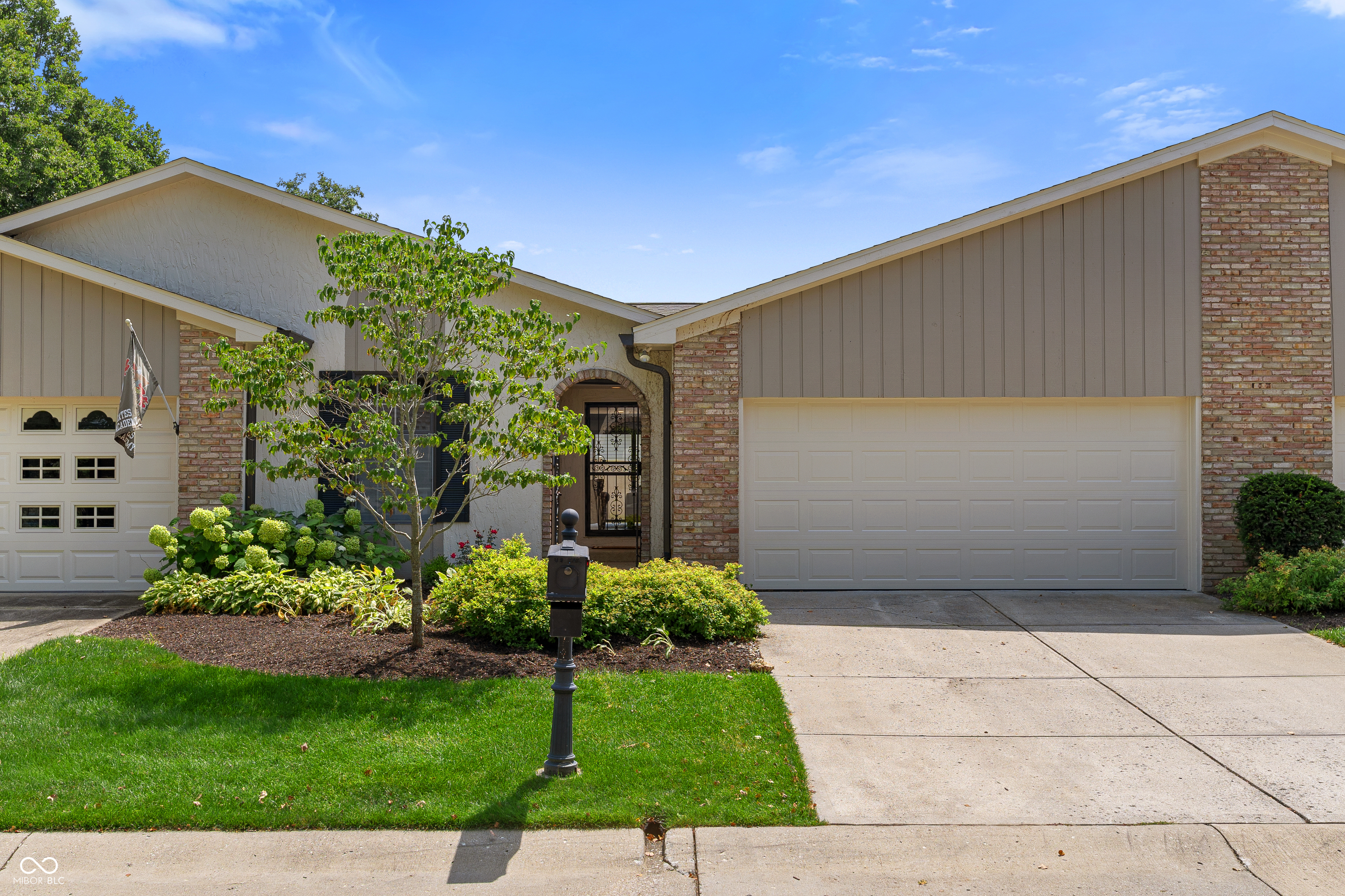 1047 Carters Grove