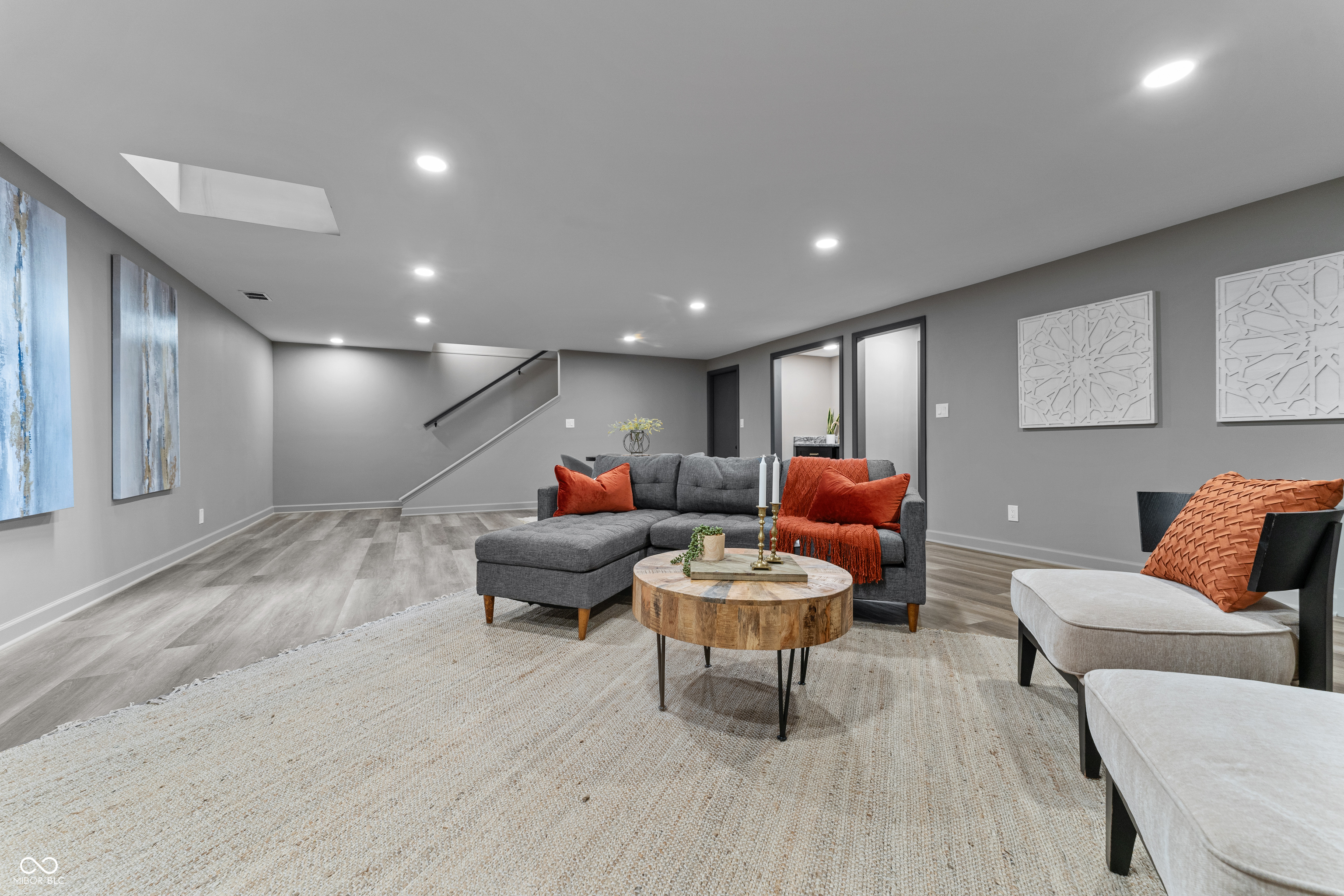 1047 Carters Grove