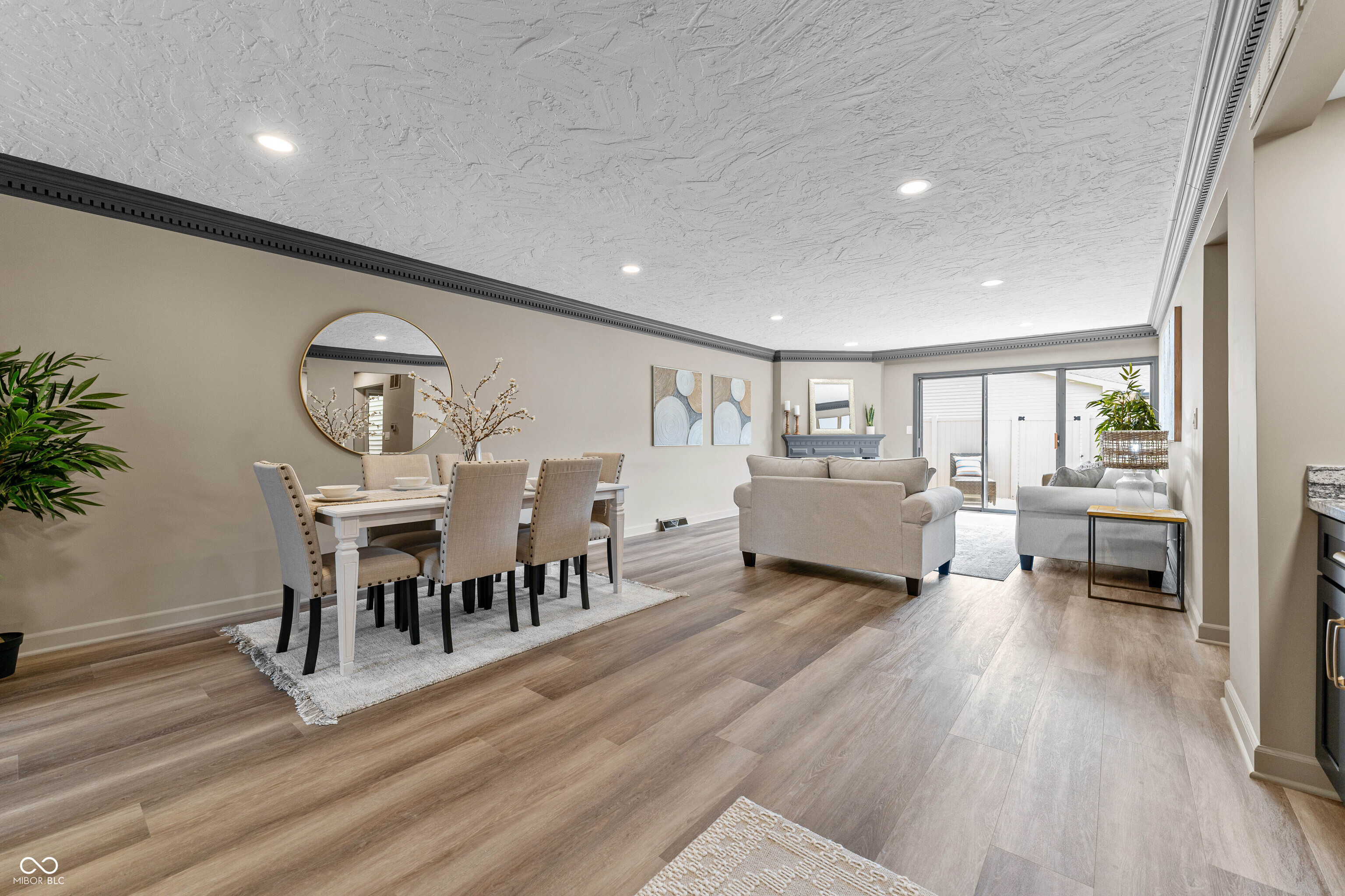 1047 Carters Grove