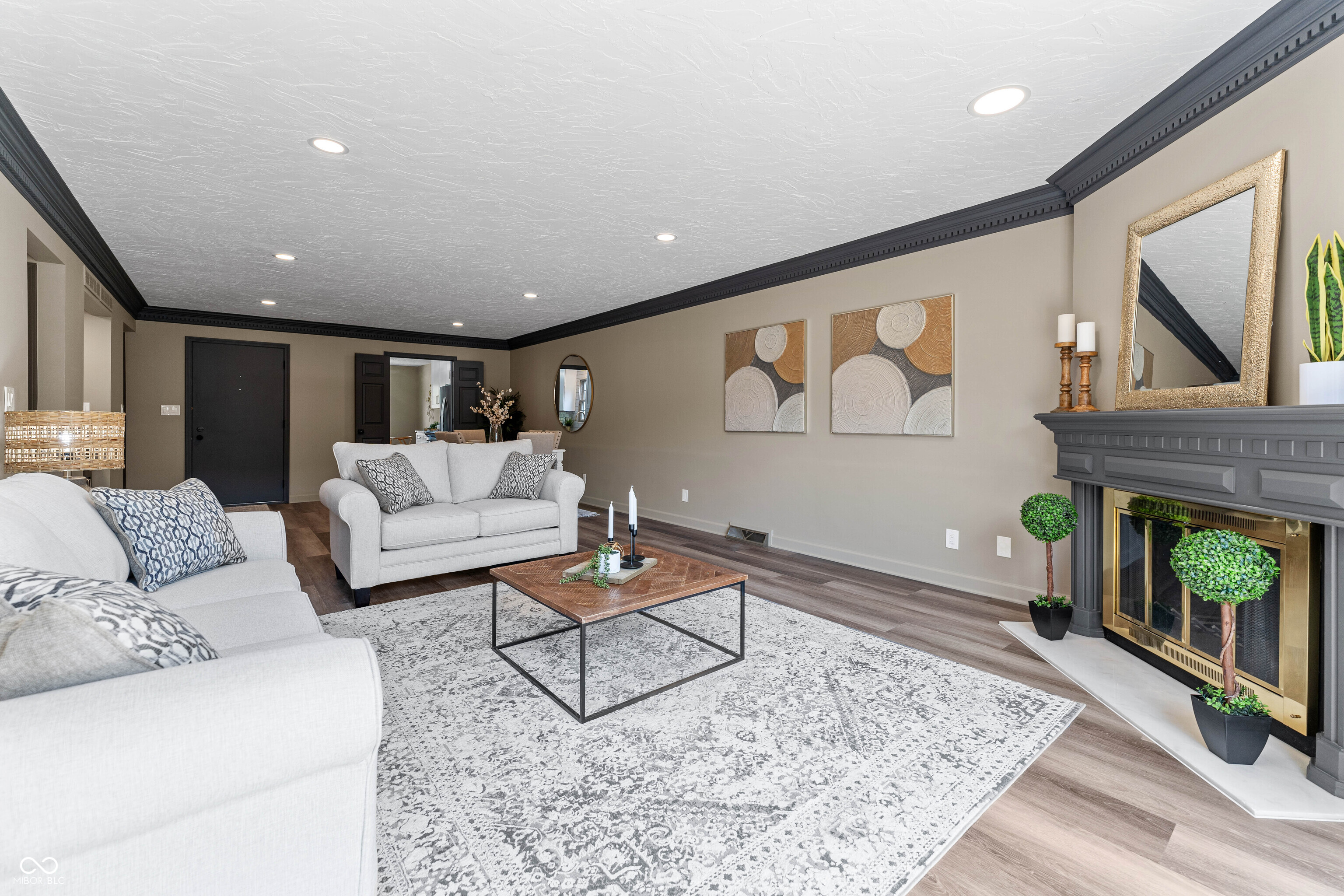 1047 Carters Grove