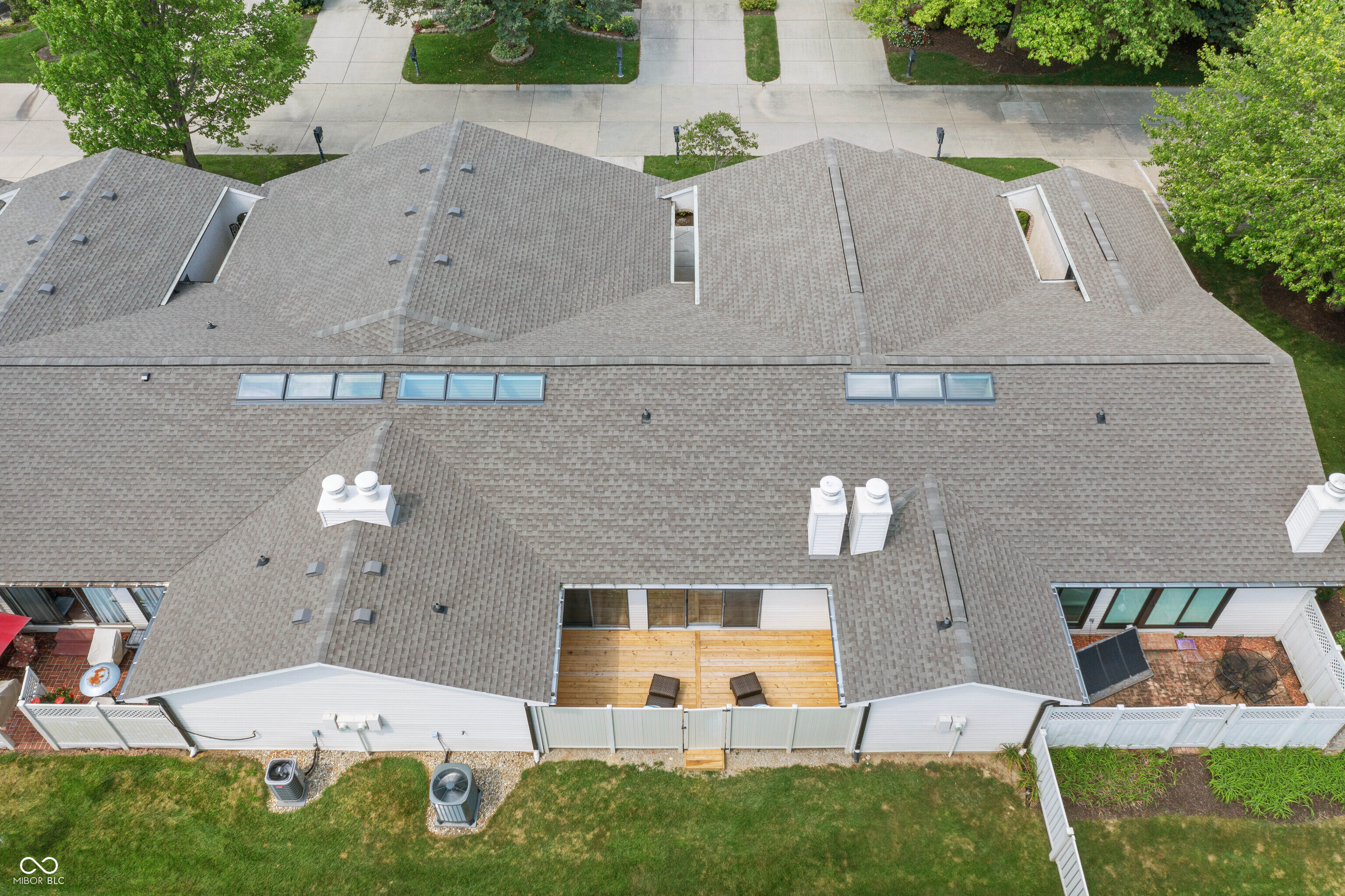 1047 Carters Grove