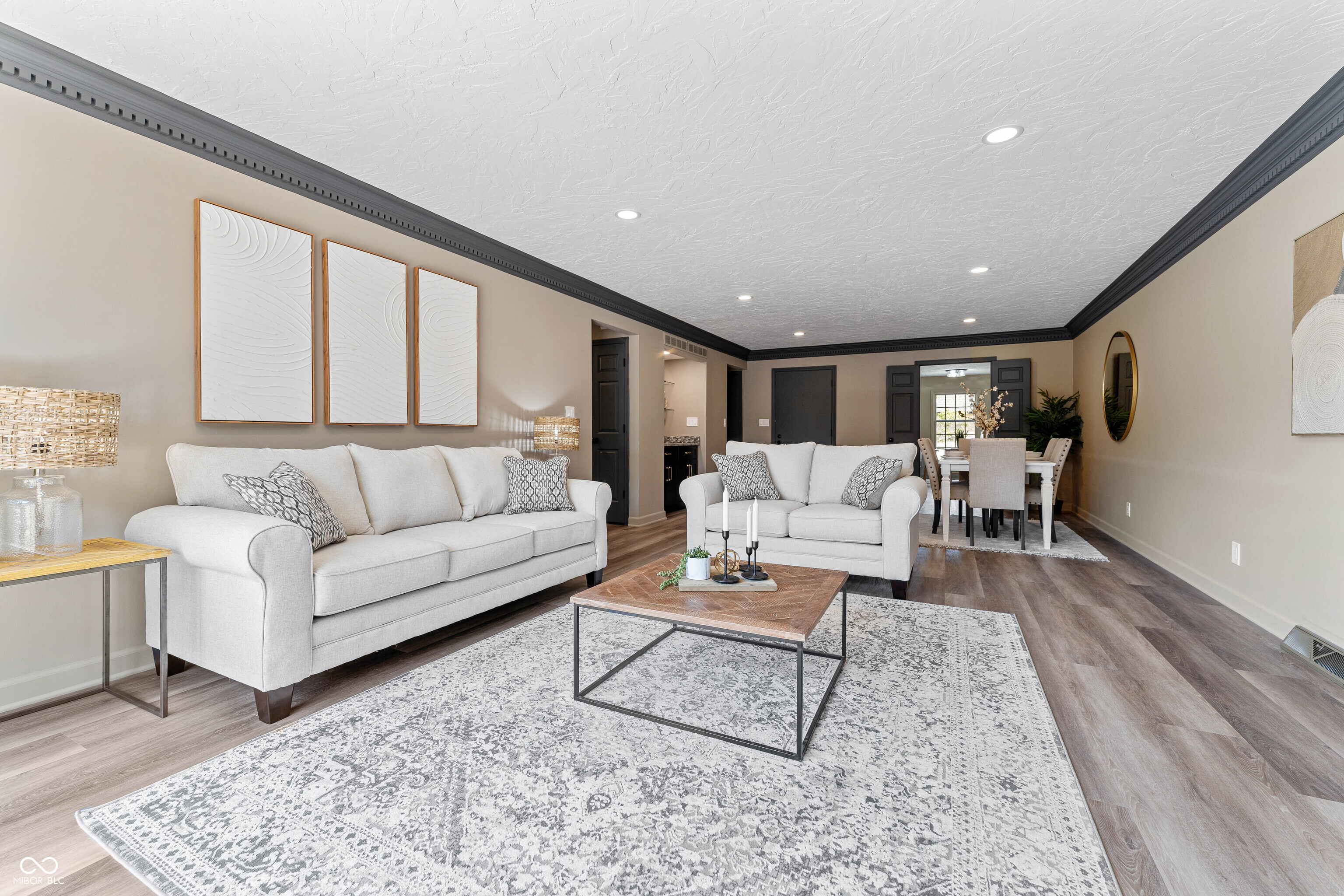 1047 Carters Grove