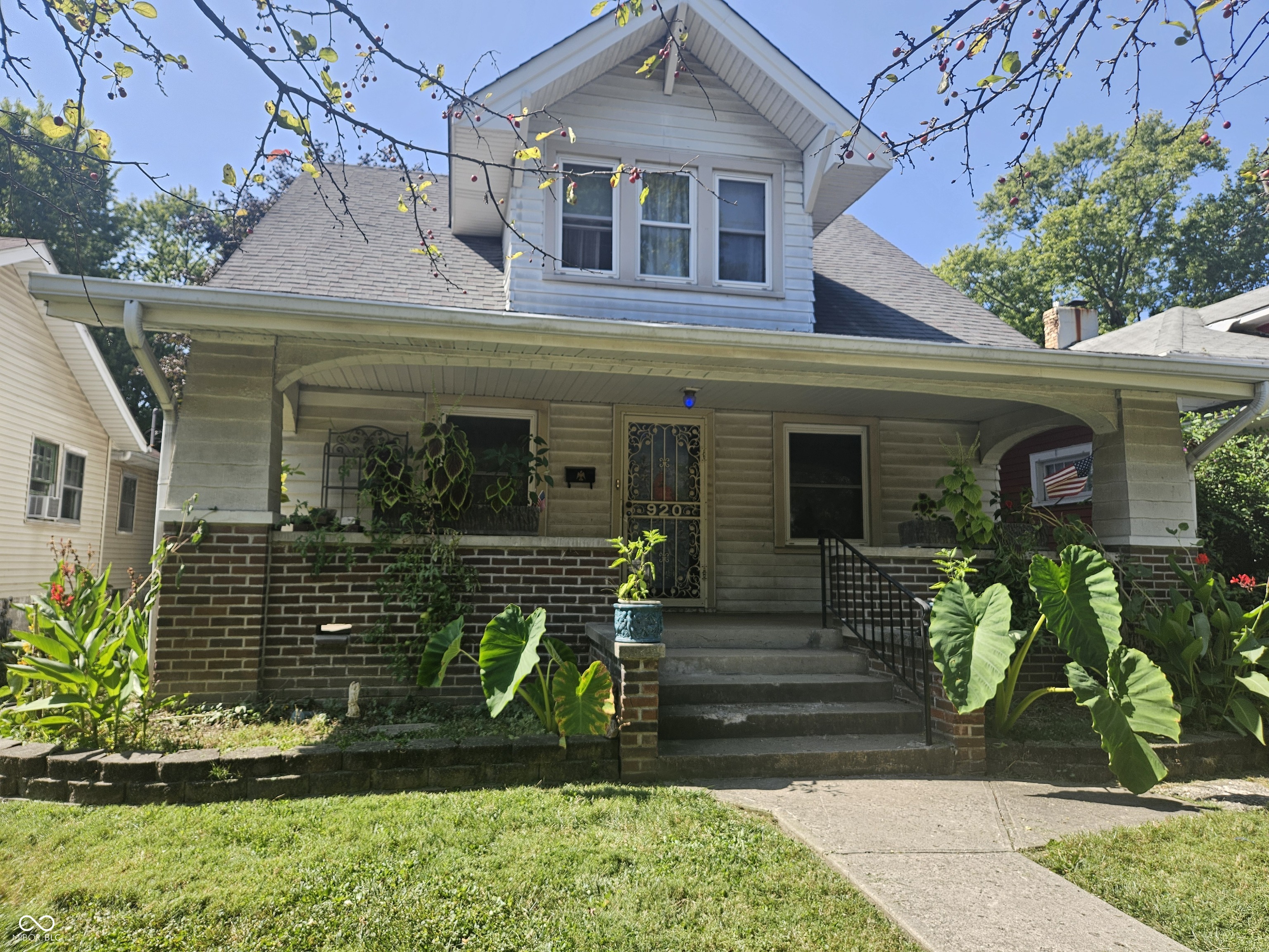 920 N Chester Avenue