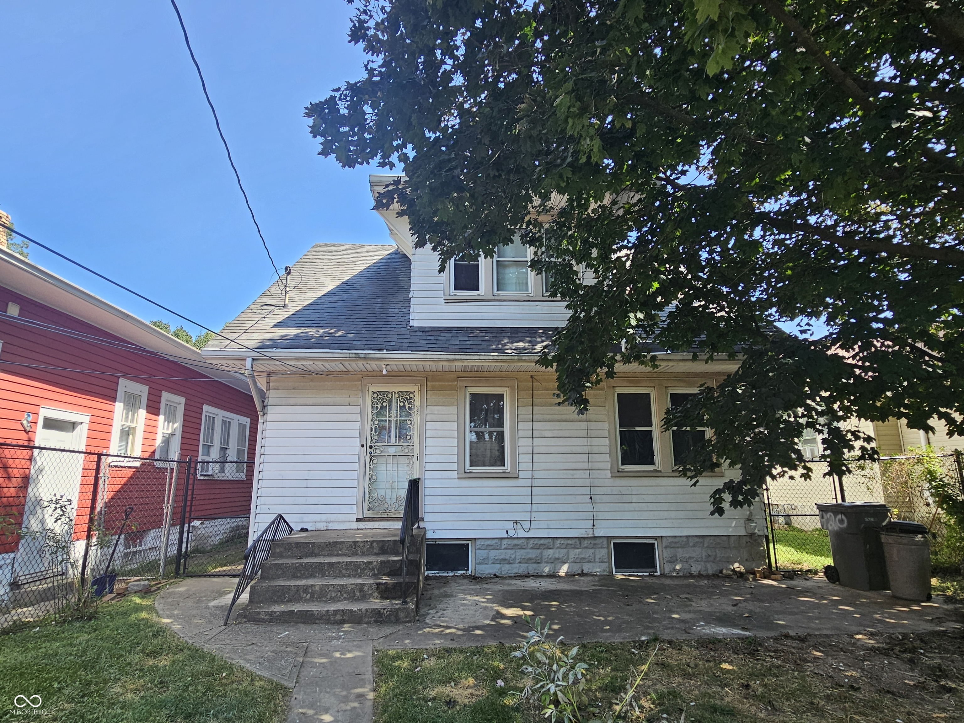920 N Chester Avenue