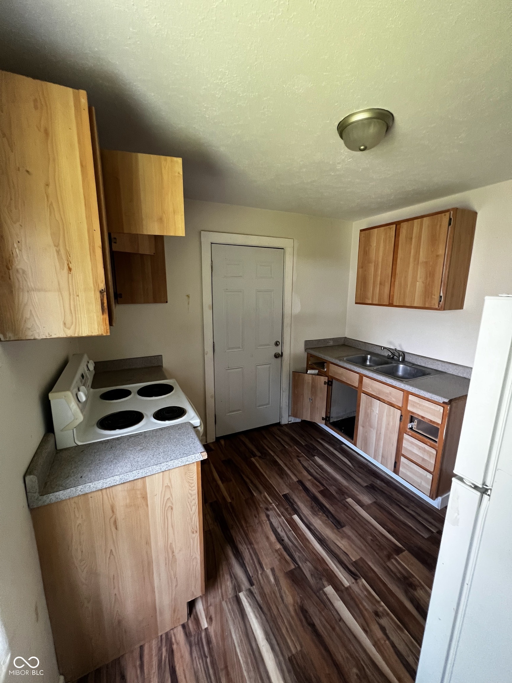 1946 N Euclid Avenue