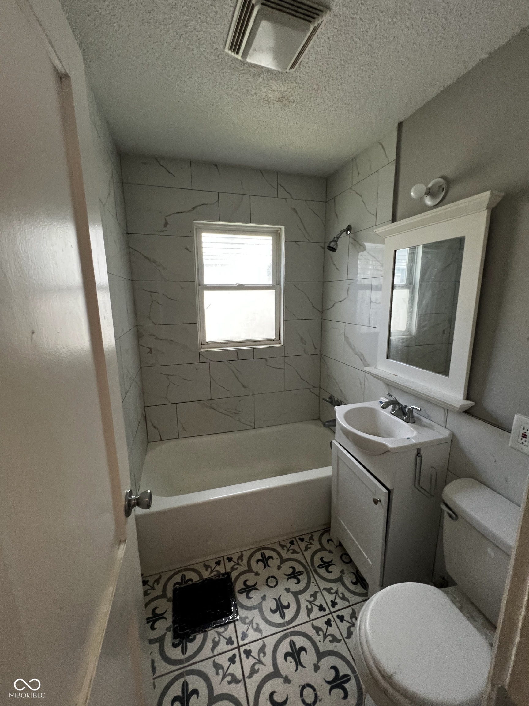 1946 N Euclid Avenue