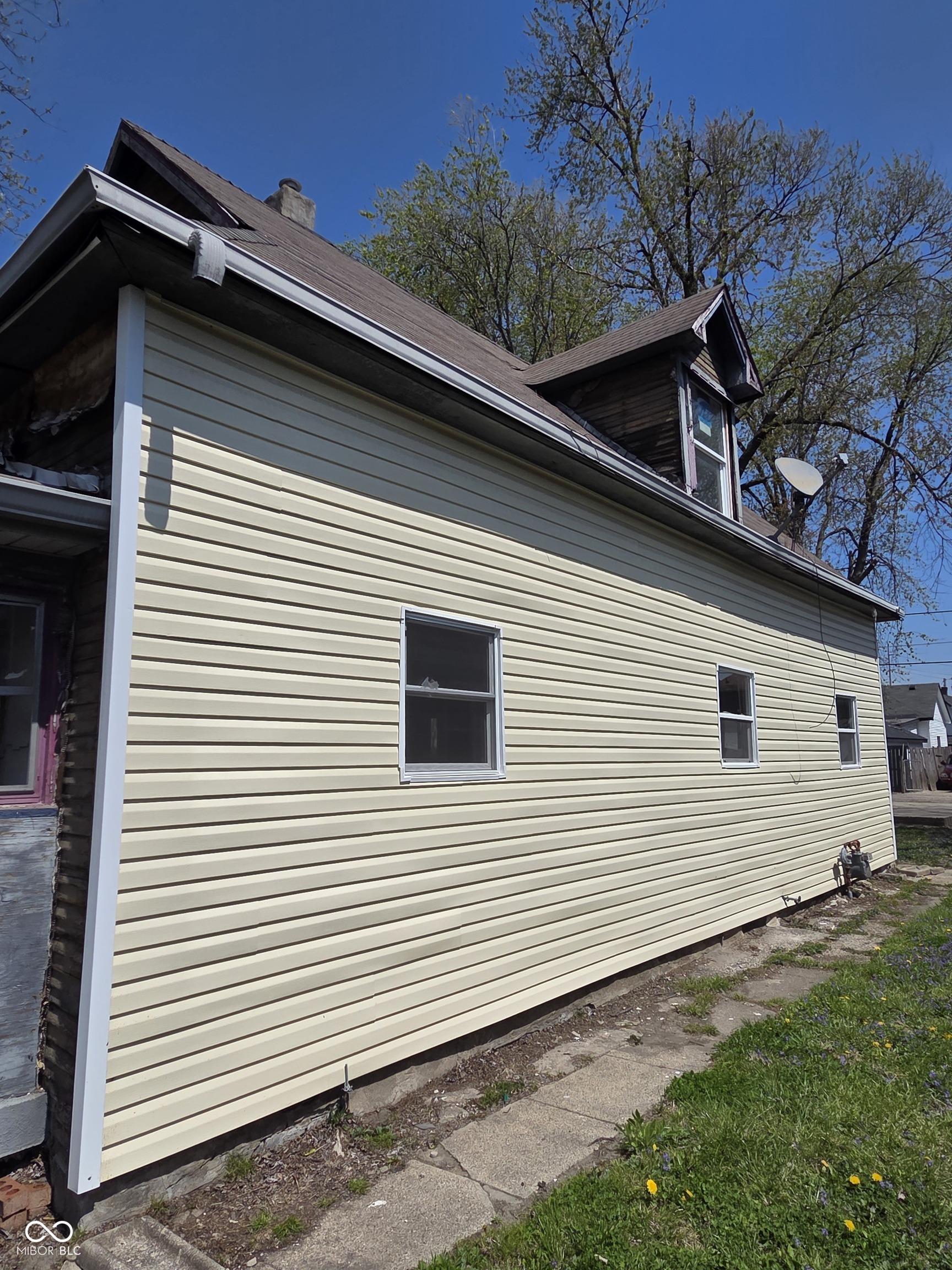 325 Harlan Street