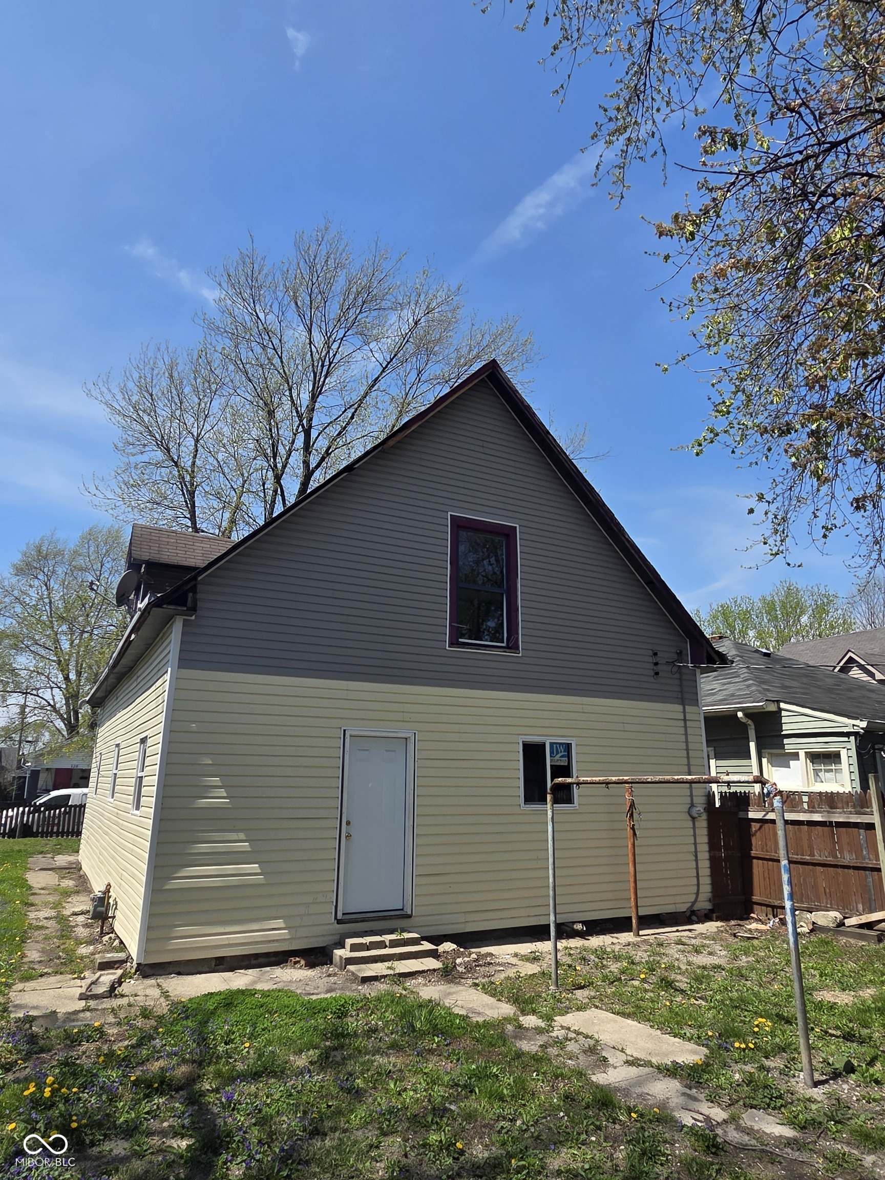 325 Harlan Street
