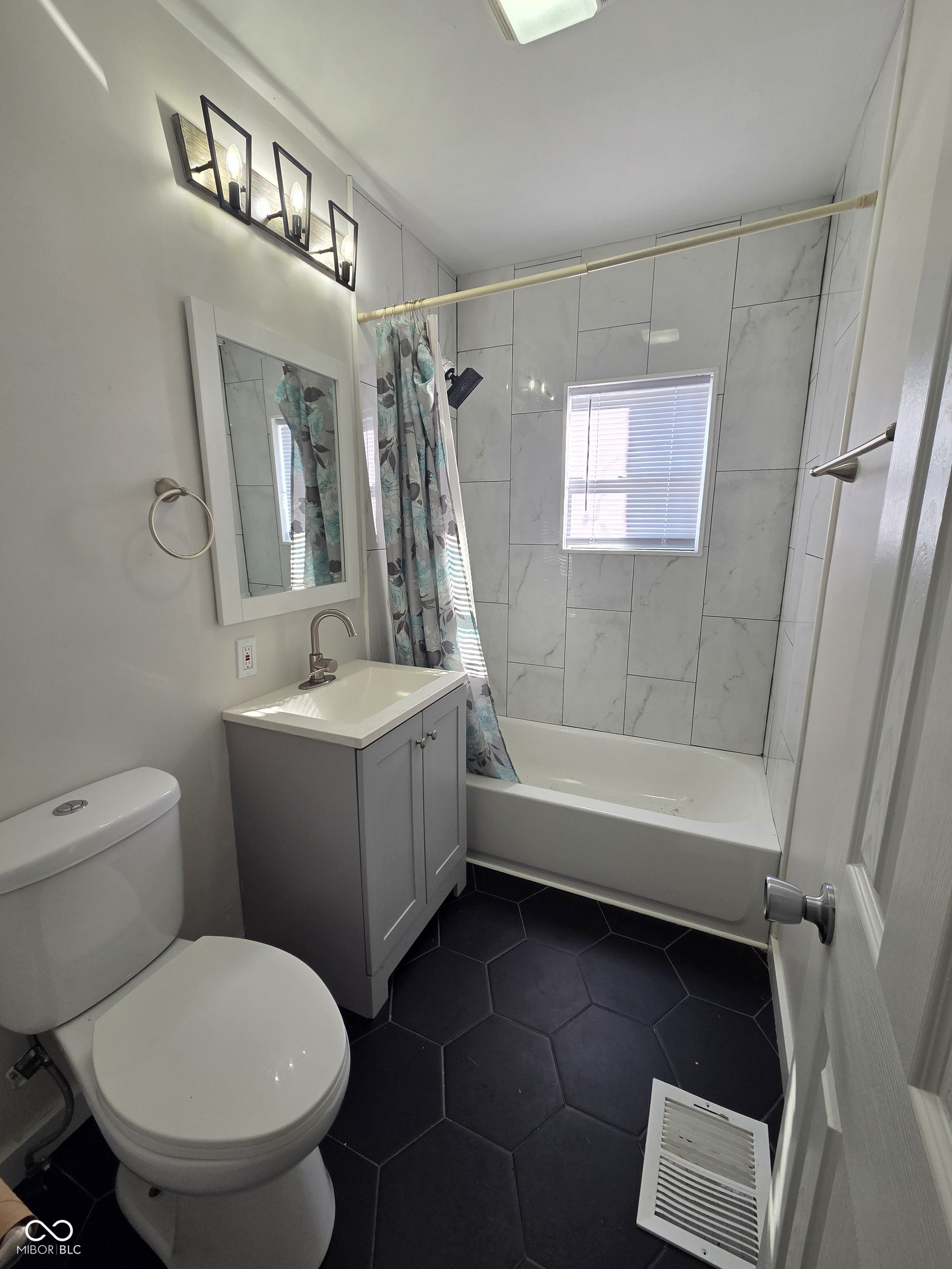 3644 N Parker Avenue