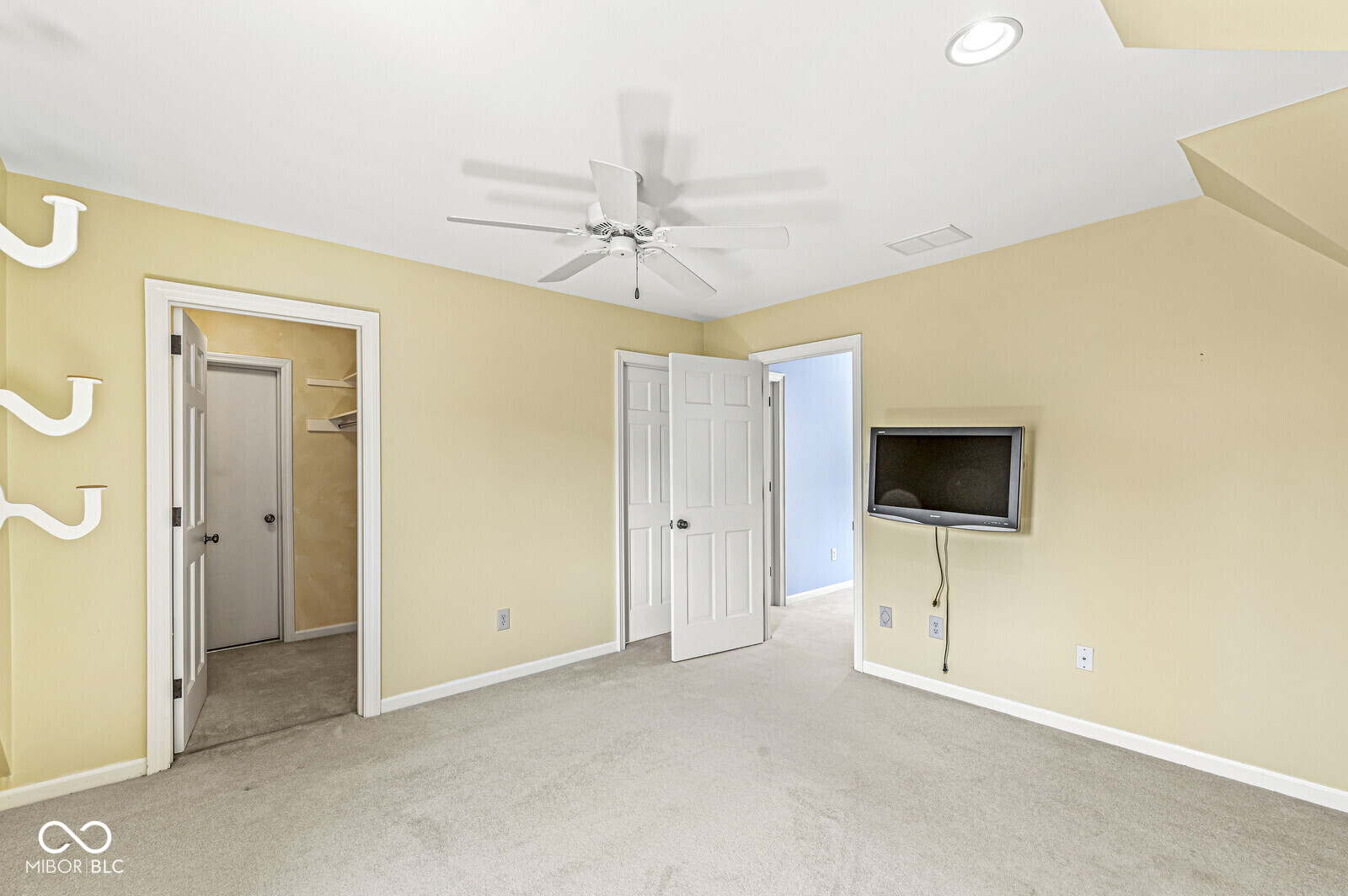 3748 Bay Road South Drive