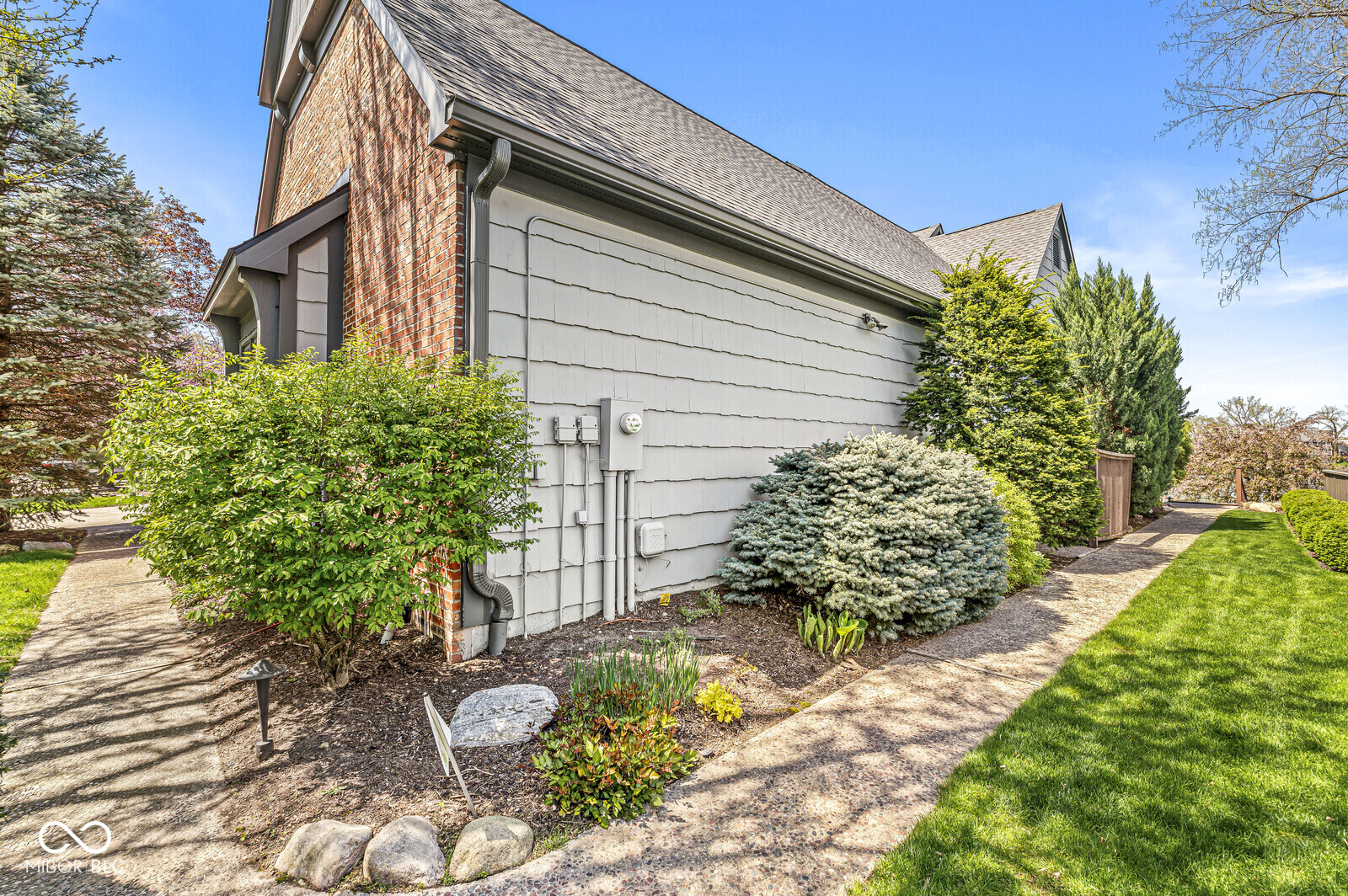 3748 Bay Road South Drive