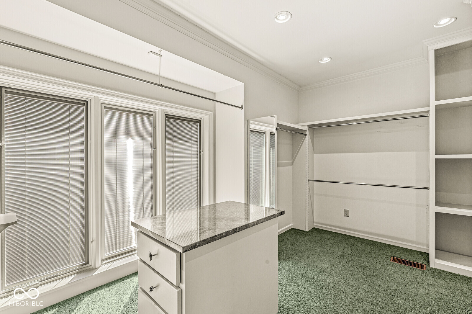 3748 Bay Road South Drive