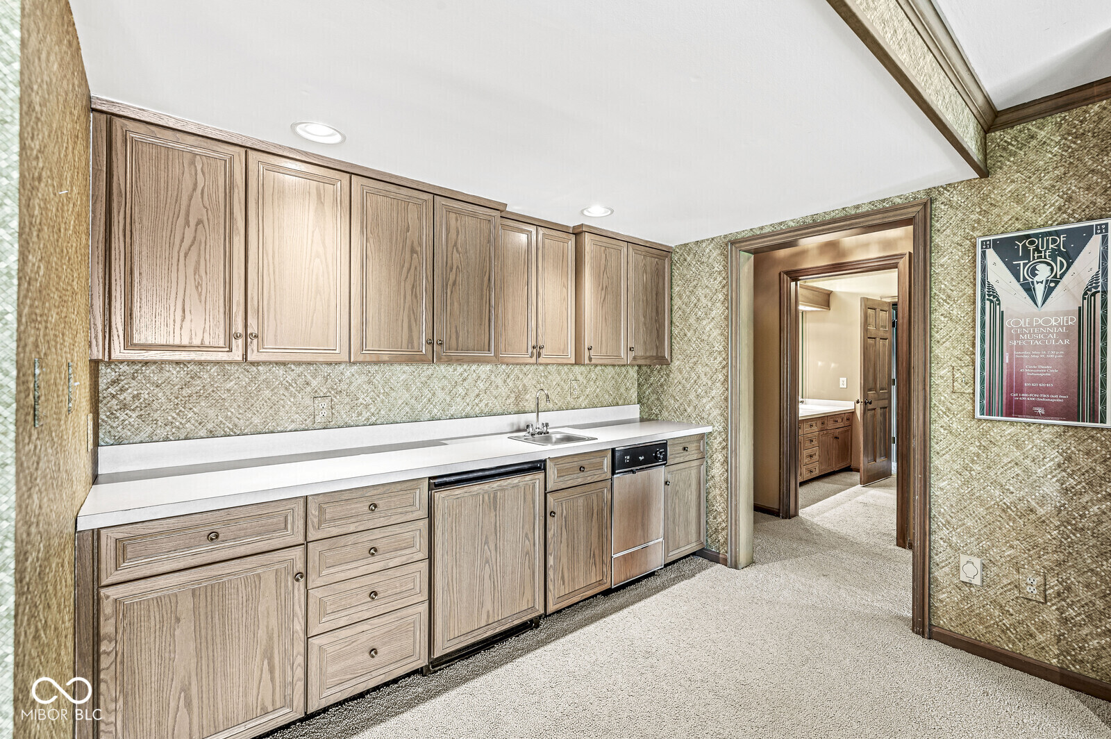 3748 Bay Road South Drive