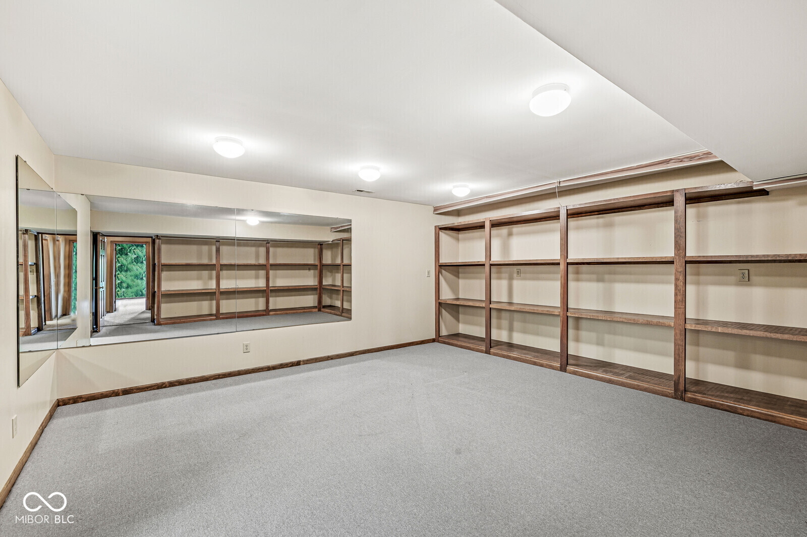 3748 Bay Road South Drive