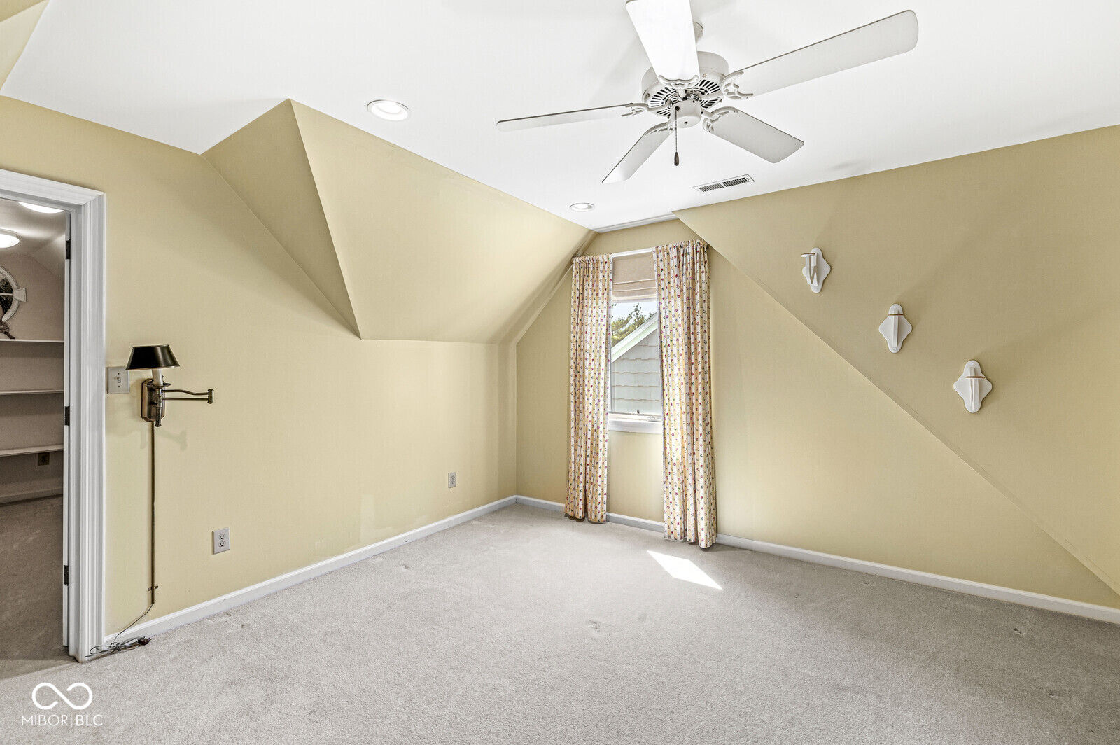 3748 Bay Road South Drive
