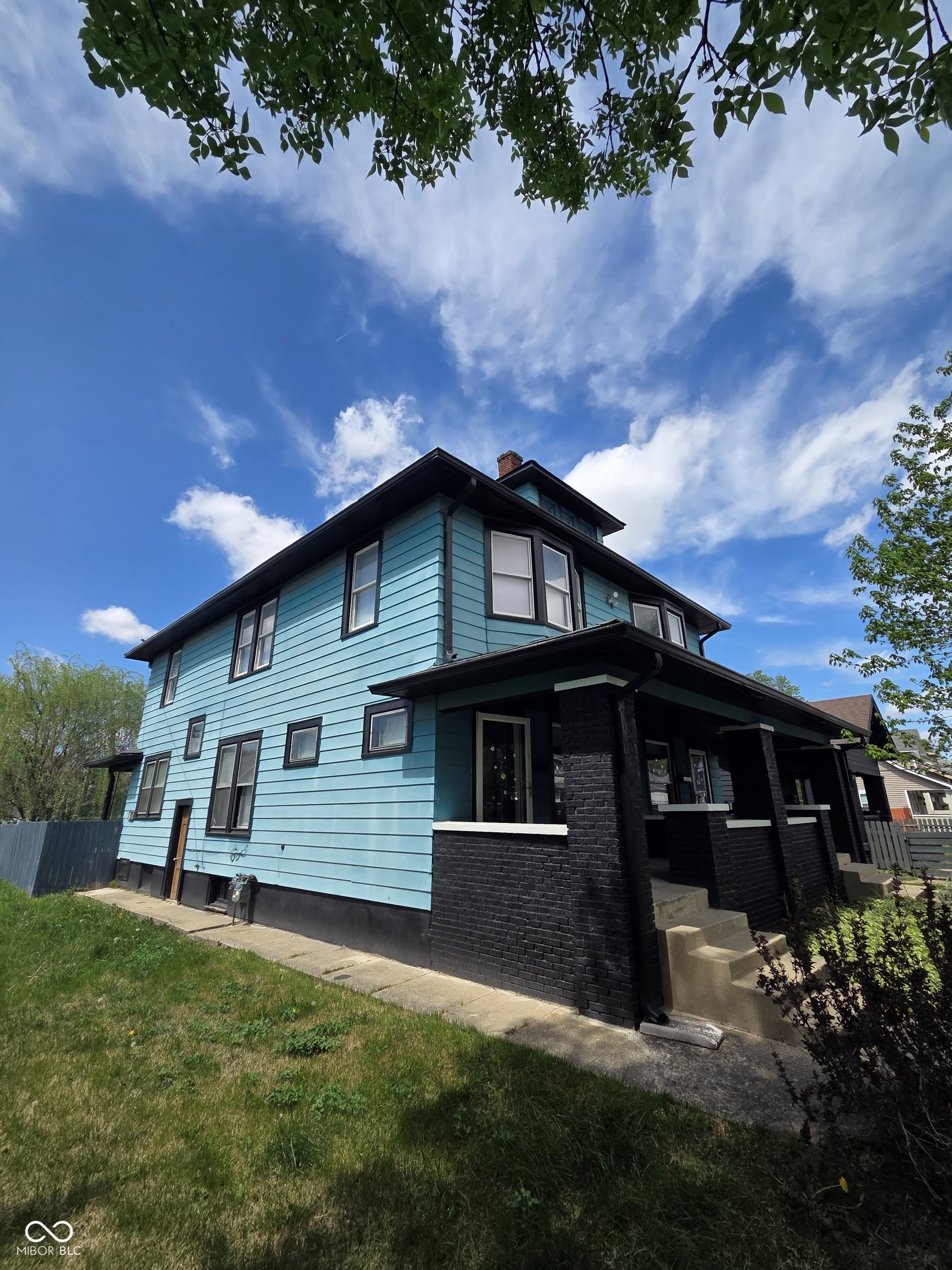 848 N Oxford Street