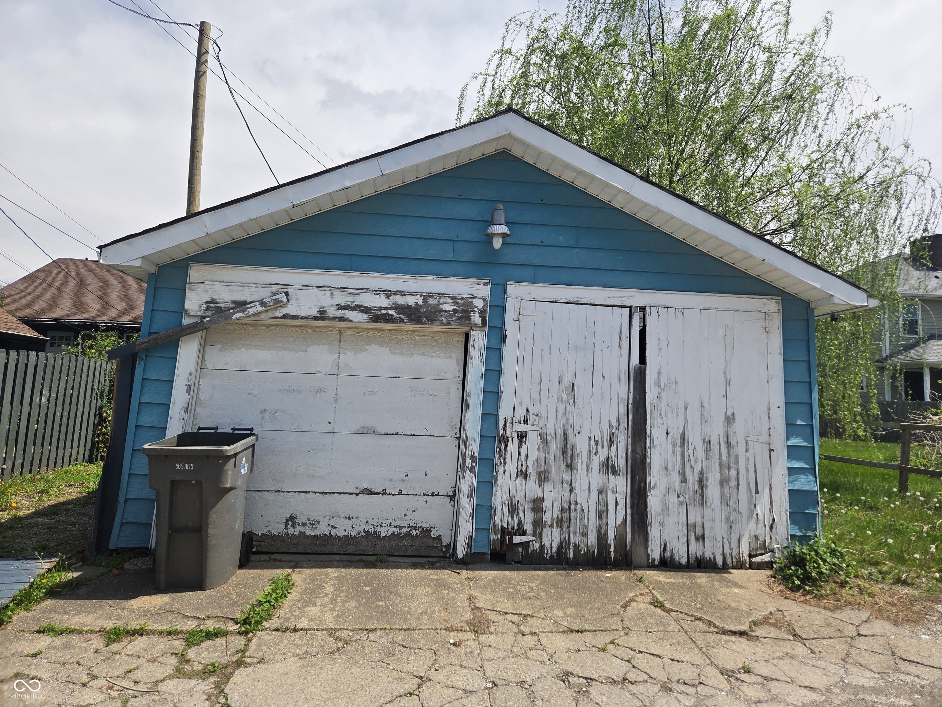 848 N Oxford Street