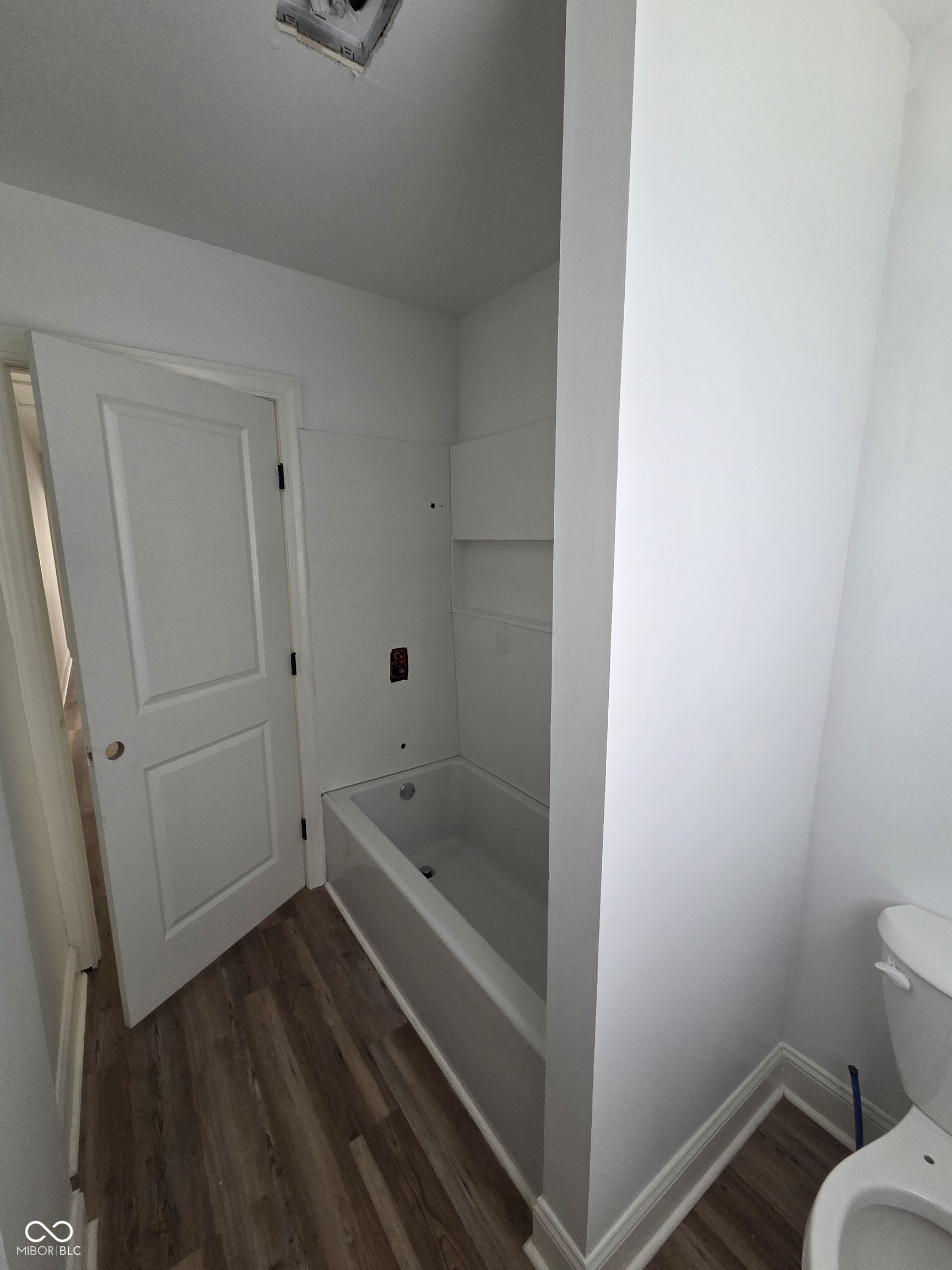 848 N Oxford Street