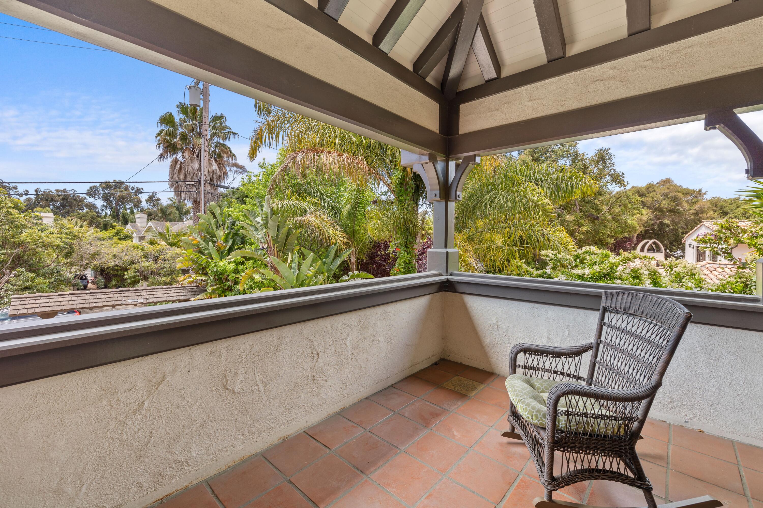 1284 Spring Road