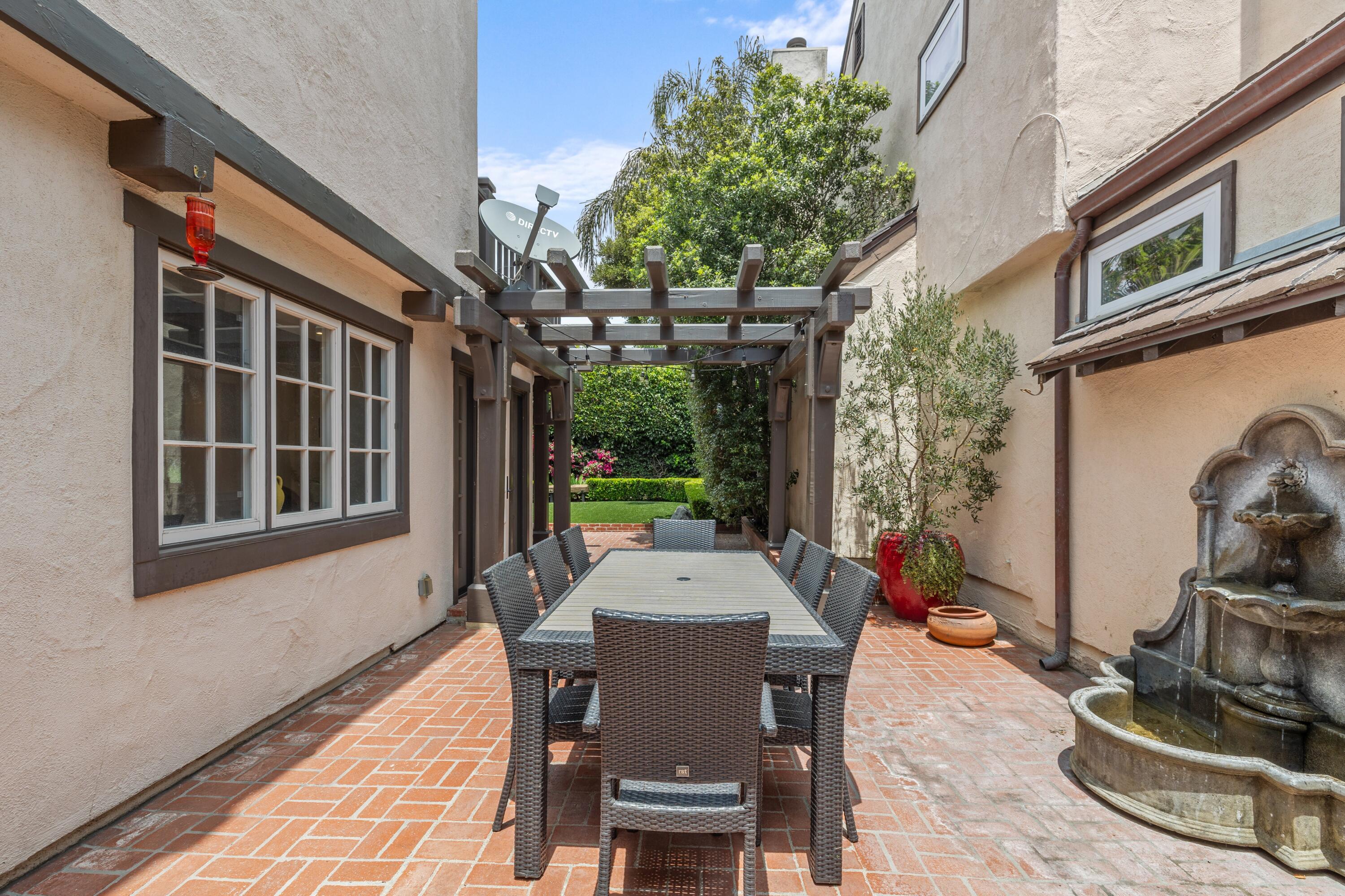 1284 Spring Road
