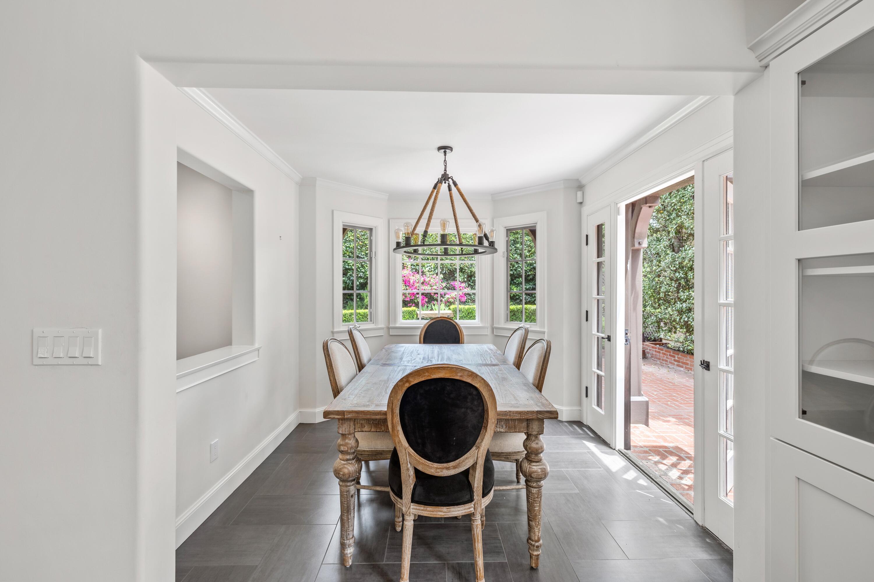1284 Spring Road